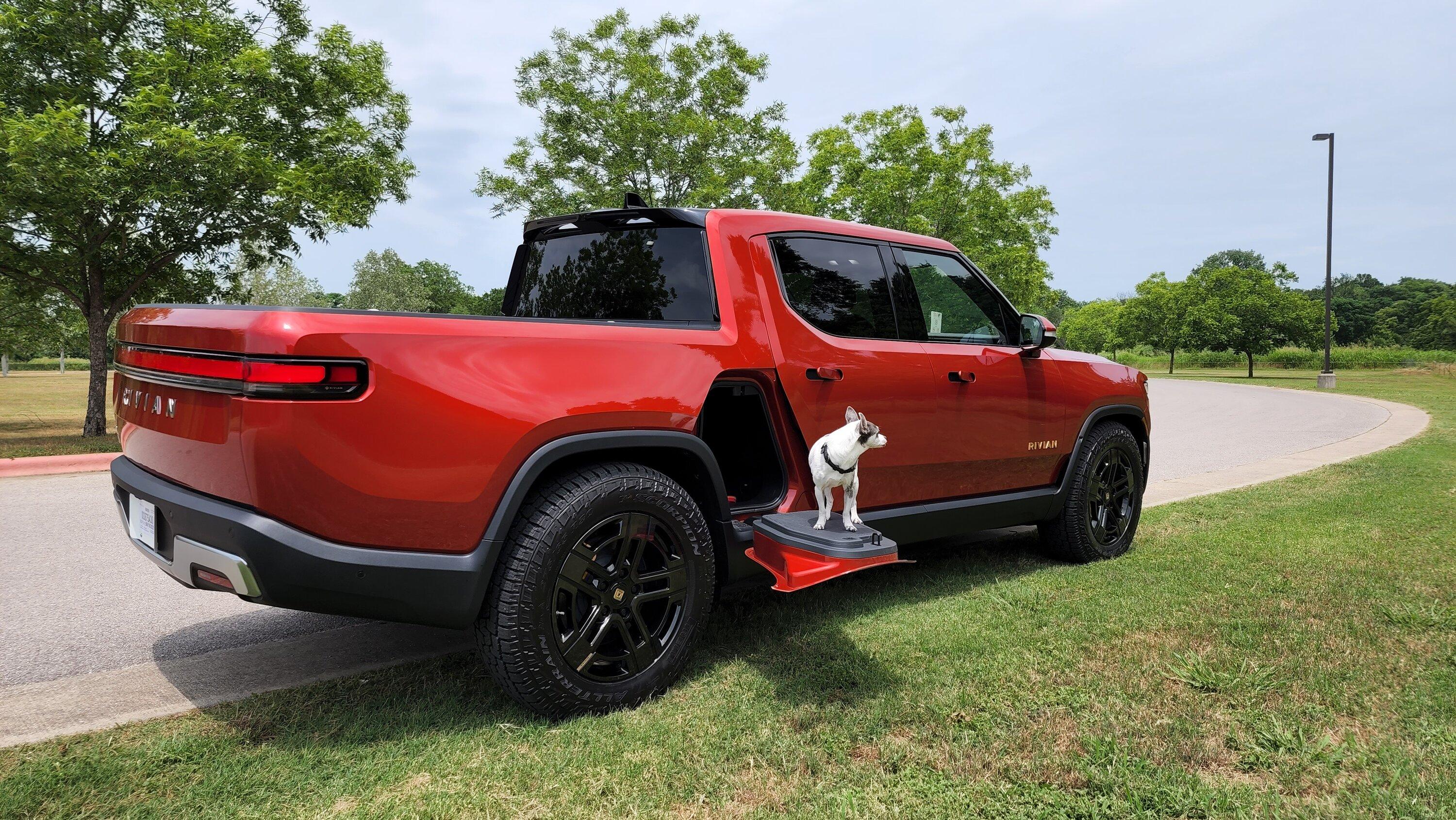 Rivian R1T R1S RED CANYON Rivian Photos 20220522_143114