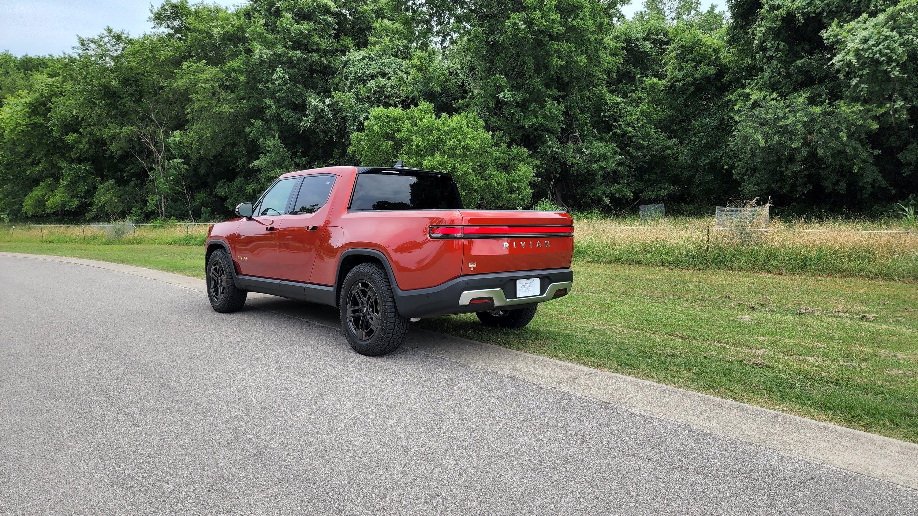 Rivian R1T R1S RED CANYON Rivian Photos 20220522_144843