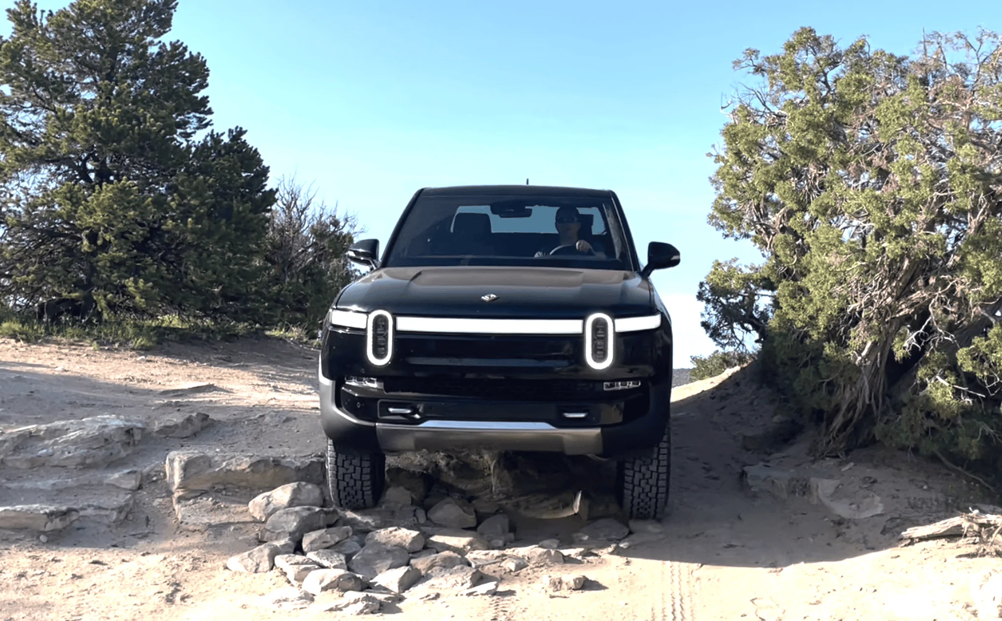Rivian R1T R1S MIDNIGHT (Black) Rivian Photos Screen Shot 2022-05-23 at 6.26.39 AM
