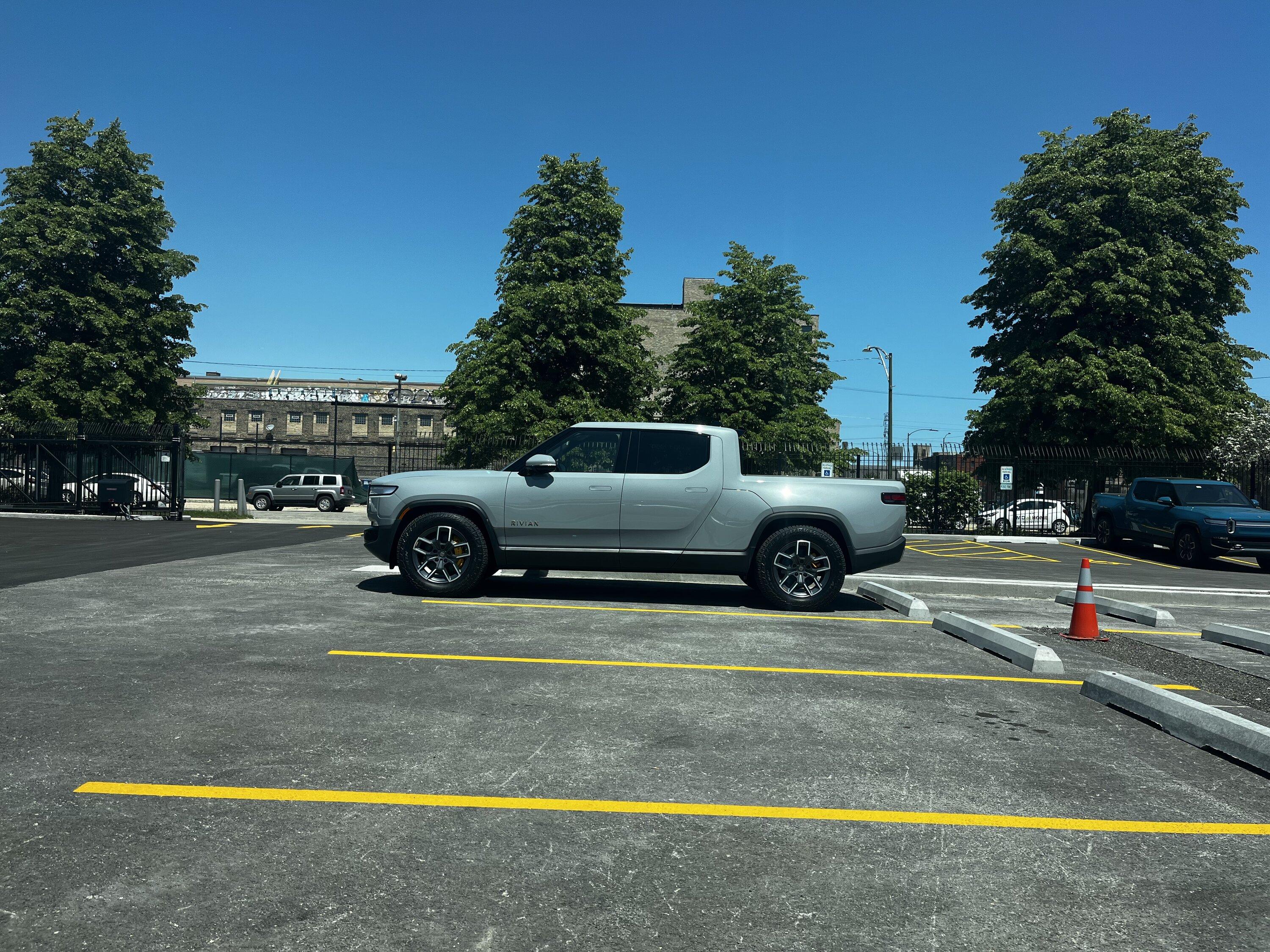 Rivian R1T R1S Chicago Rivian Sales Location Under Construction FBD7B63B-1335-4F29-9B0A-35CEAD91ECB7