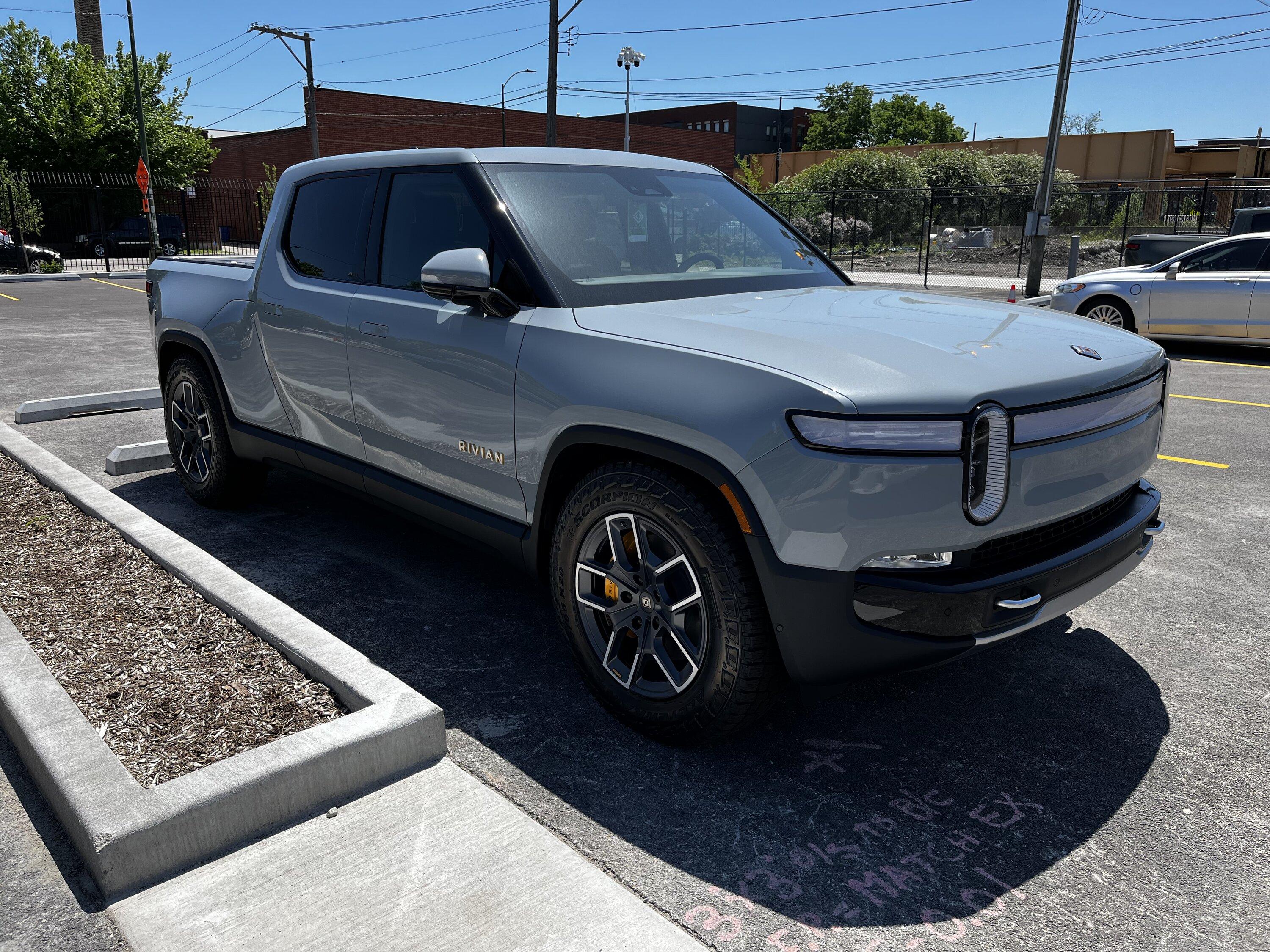 Rivian R1T R1S Chicago Rivian Sales Location Under Construction AF2CB40D-E48B-4D46-A13A-F8EDC86F2DD5