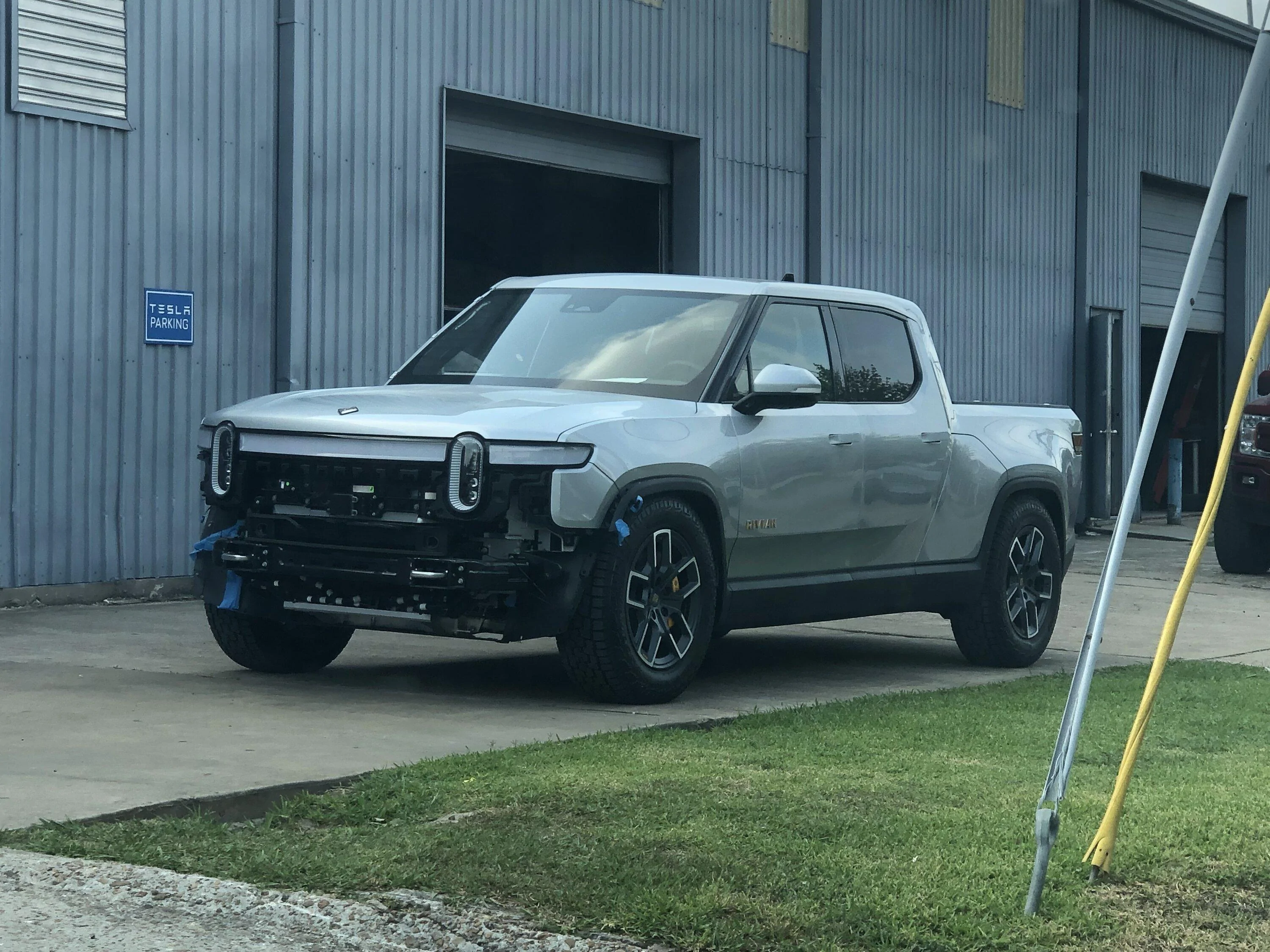 Rivian R1T R1S Tiger stripes in hood paint 1CC0F352-0F4E-4713-B35B-B94C3C95E920