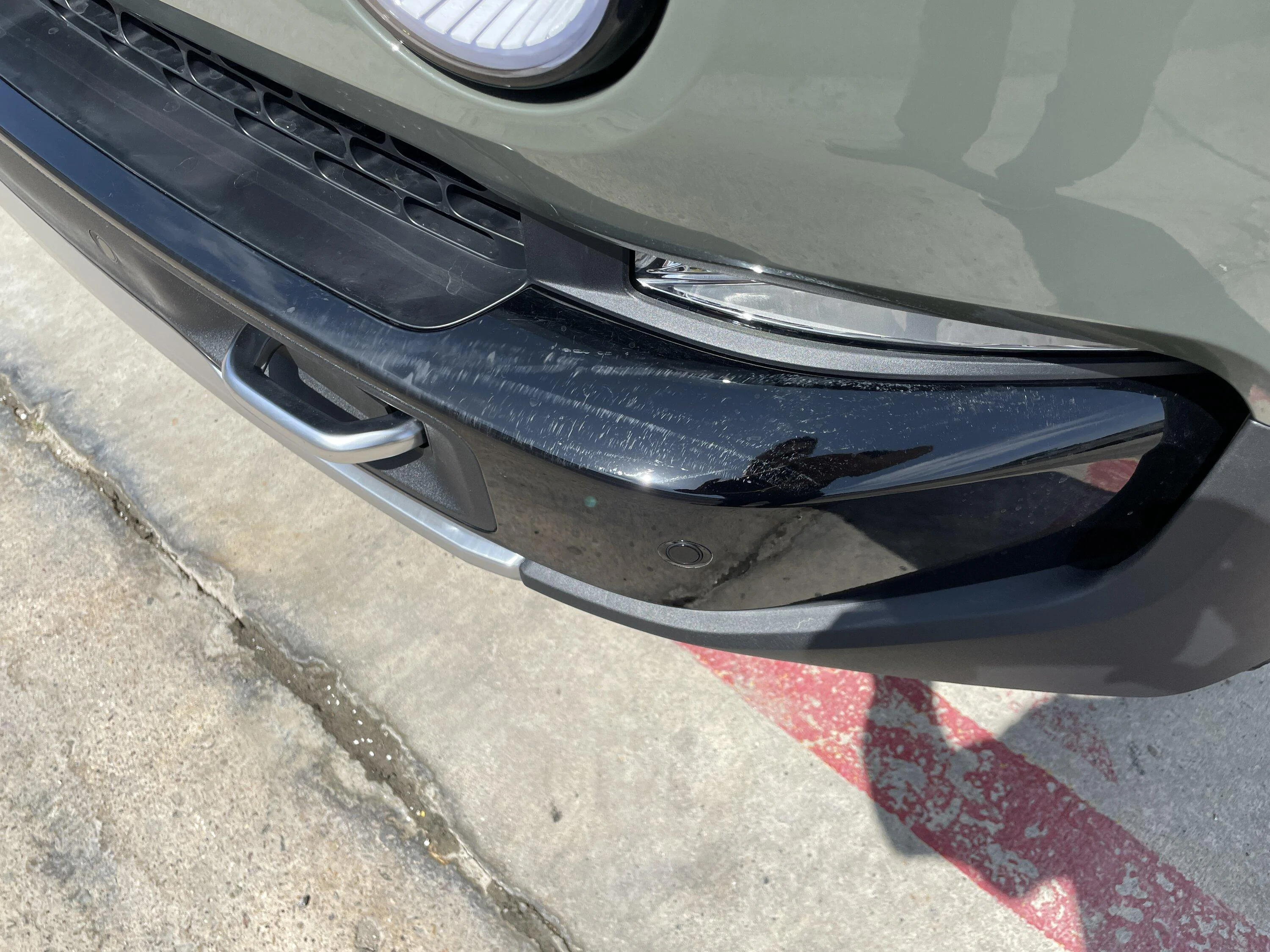 Rivian R1T R1S Pre-Delivery (pre-PDI) photos at service center - things to watch out for (+ look at underbody WITHOUT the Off-road Shield) PRE3
