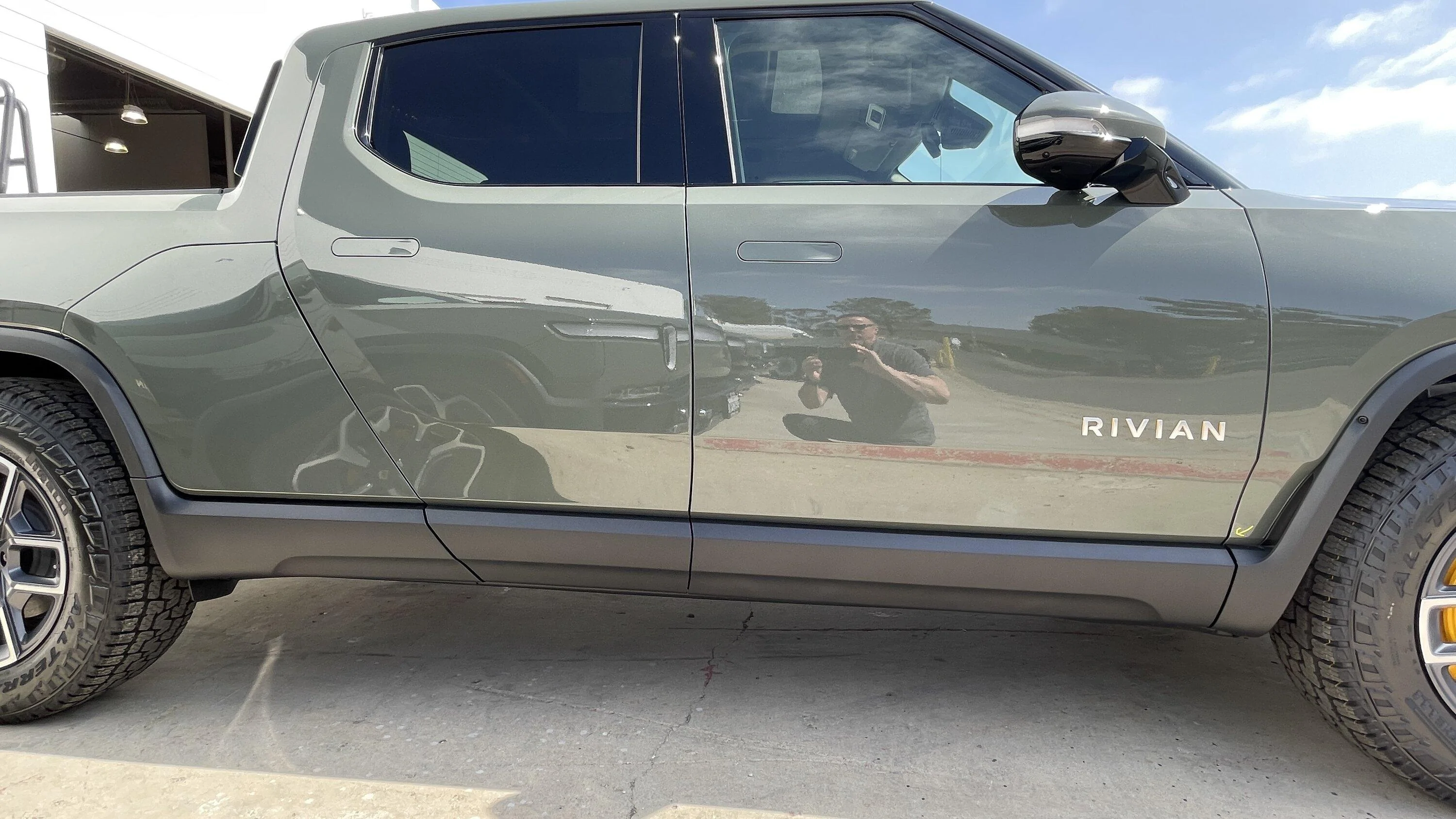 Rivian R1T R1S Pre-Delivery (pre-PDI) photos at service center - things to watch out for (+ look at underbody WITHOUT the Off-road Shield) PRE5.5