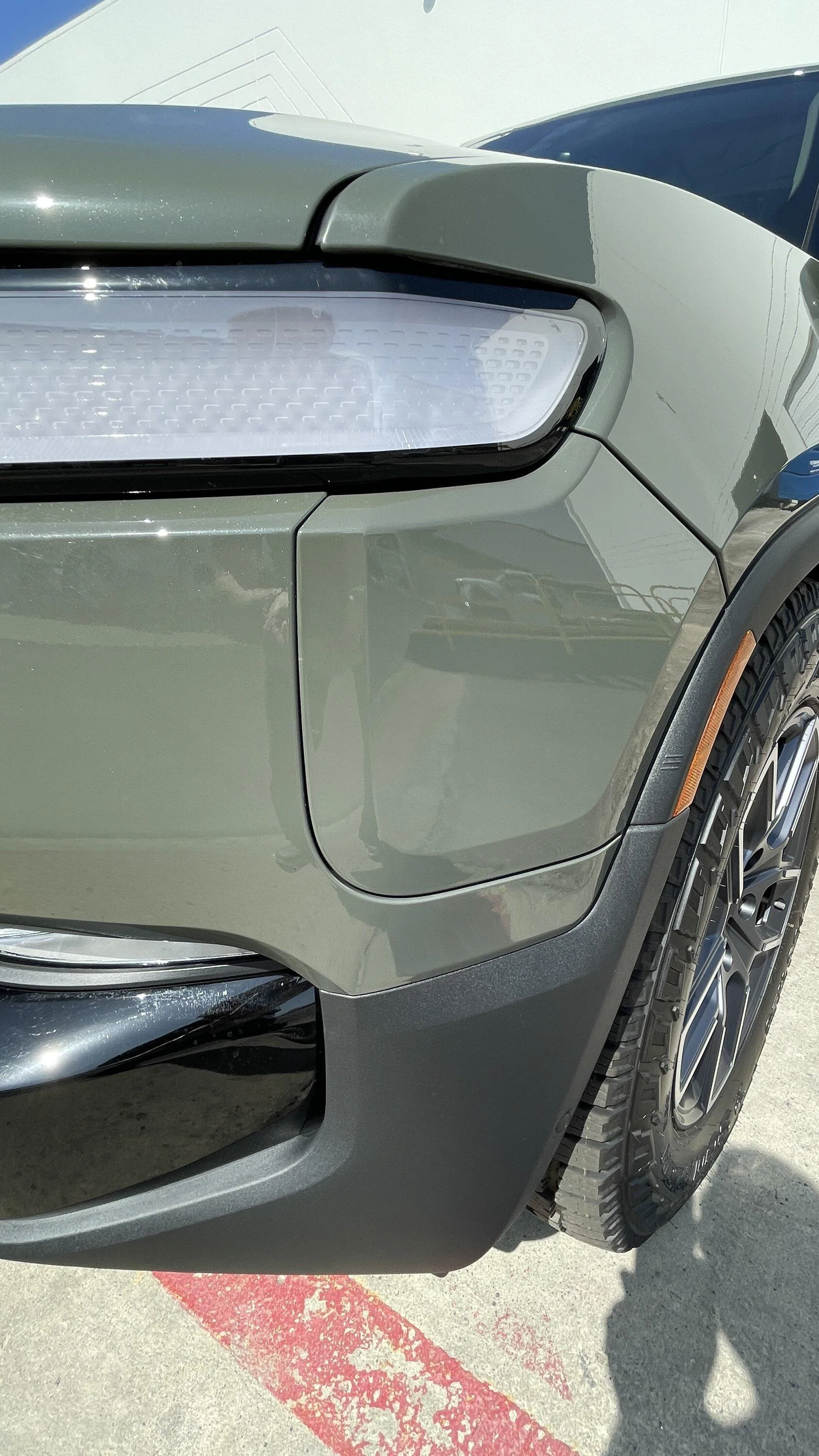 Rivian R1T R1S Pre-Delivery (pre-PDI) photos at service center - things to watch out for (+ look at underbody WITHOUT the Off-road Shield) PRE9.5