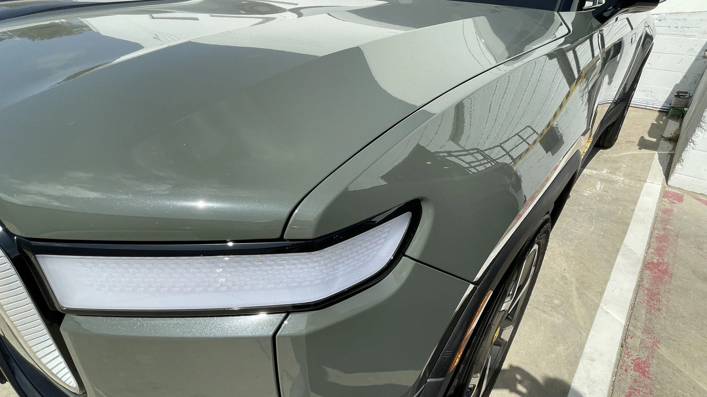 Rivian R1T R1S Pre-Delivery (pre-PDI) photos at service center - things to watch out for (+ look at underbody WITHOUT the Off-road Shield) PRE9