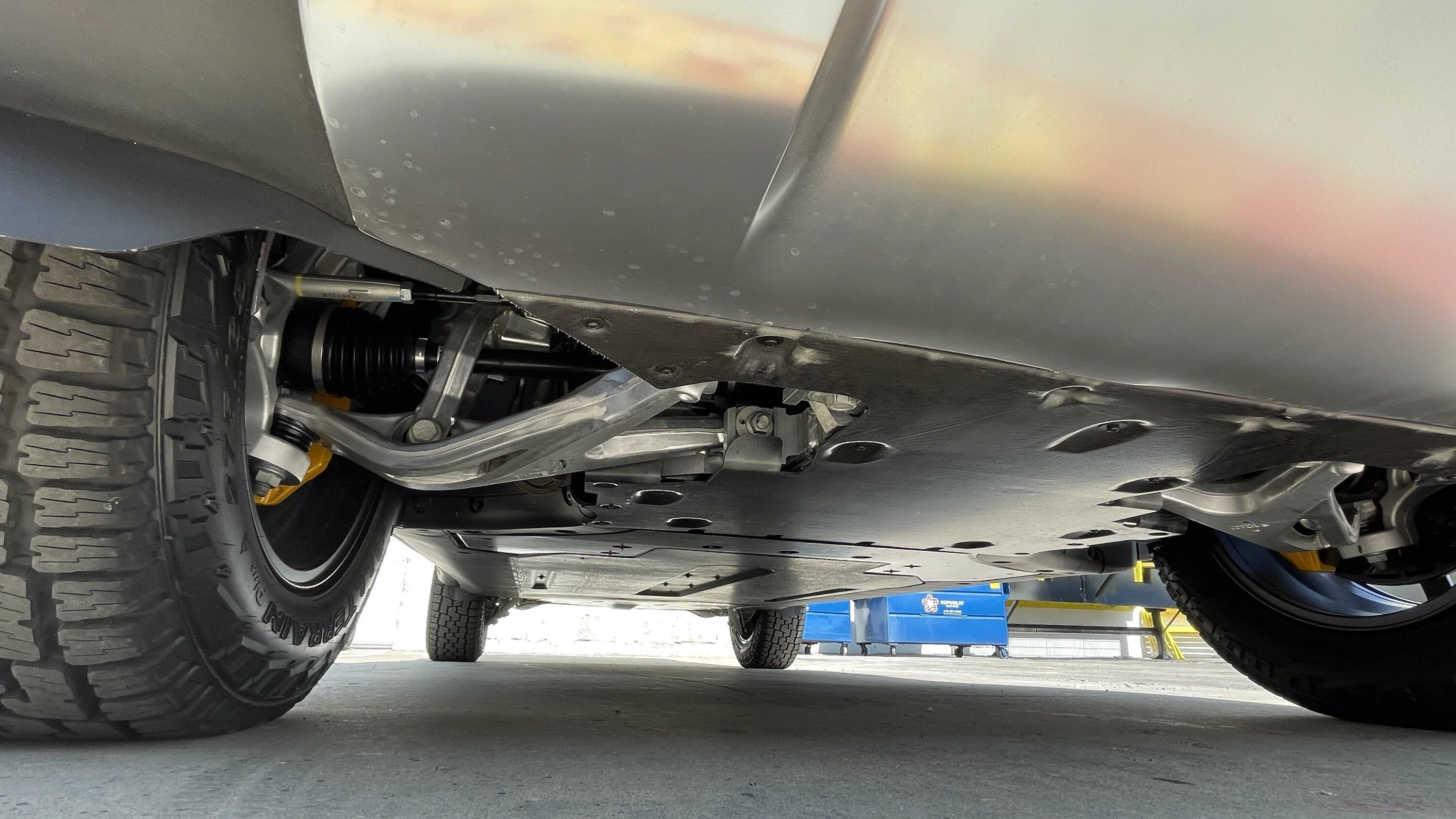 Rivian R1T R1S Pre-Delivery (pre-PDI) photos at service center - things to watch out for (+ look at underbody WITHOUT the Off-road Shield) PRE10