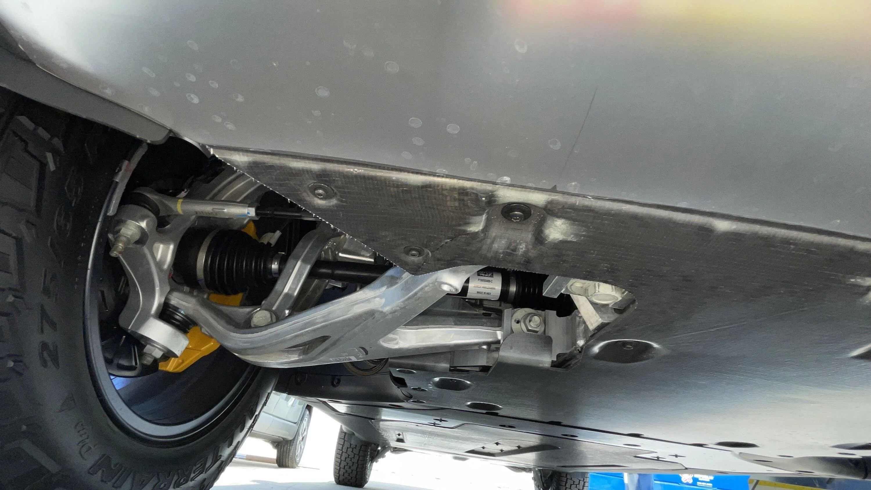 Rivian R1T R1S Pre-Delivery (pre-PDI) photos at service center - things to watch out for (+ look at underbody WITHOUT the Off-road Shield) PRE11