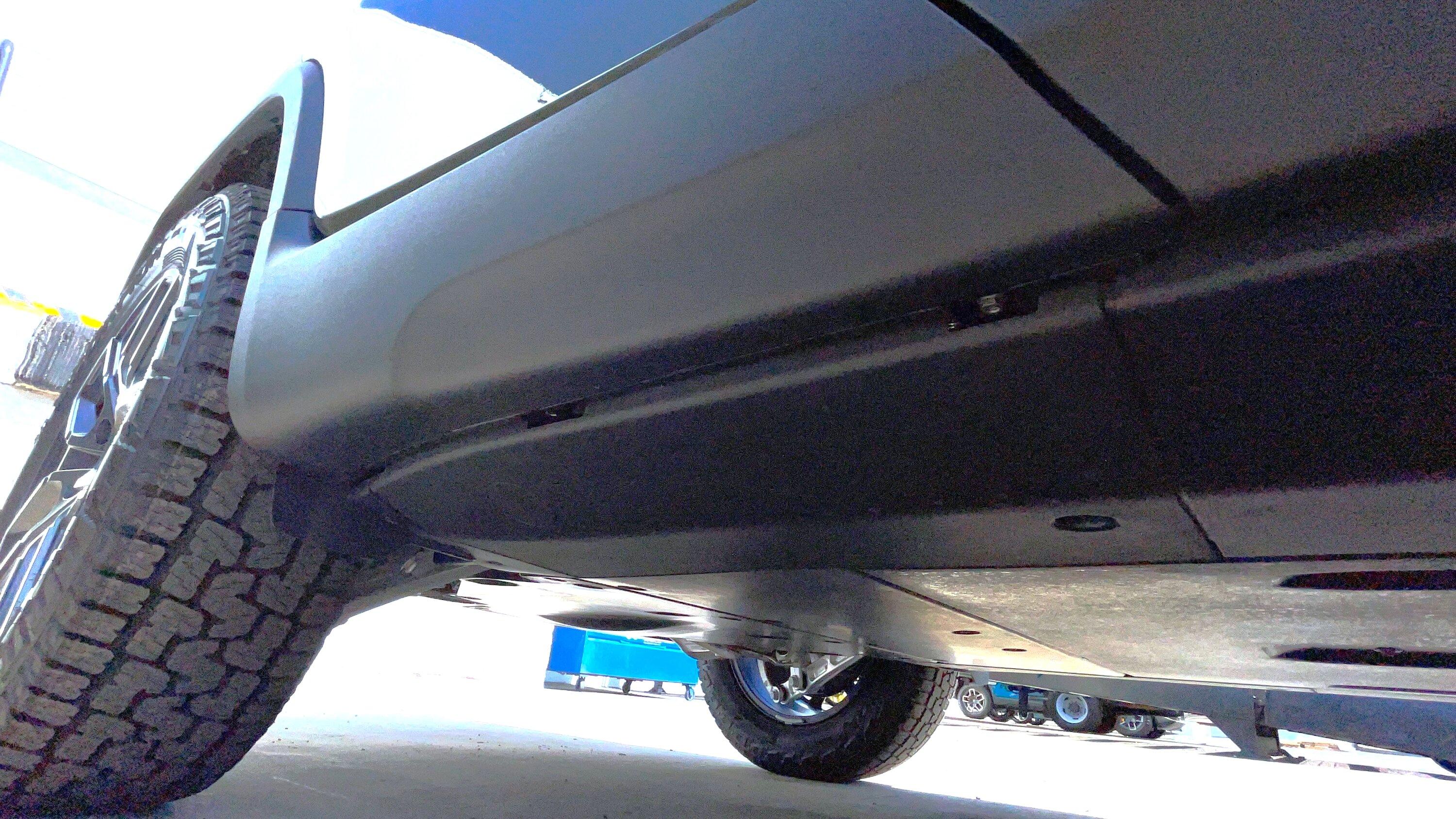 Rivian R1T R1S Pre-Delivery (pre-PDI) photos at service center - things to watch out for (+ look at underbody WITHOUT the Off-road Shield) PRE13