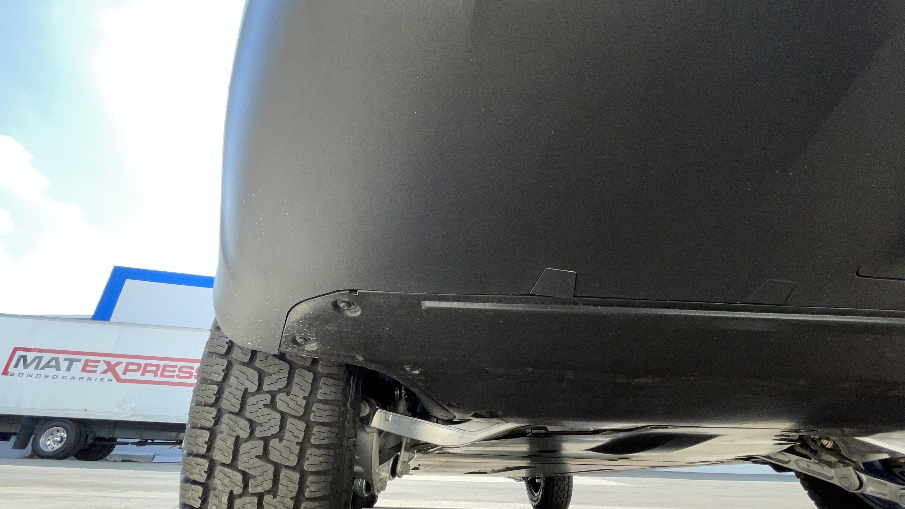 Rivian R1T R1S Pre-Delivery (pre-PDI) photos at service center - things to watch out for (+ look at underbody WITHOUT the Off-road Shield) PRE15