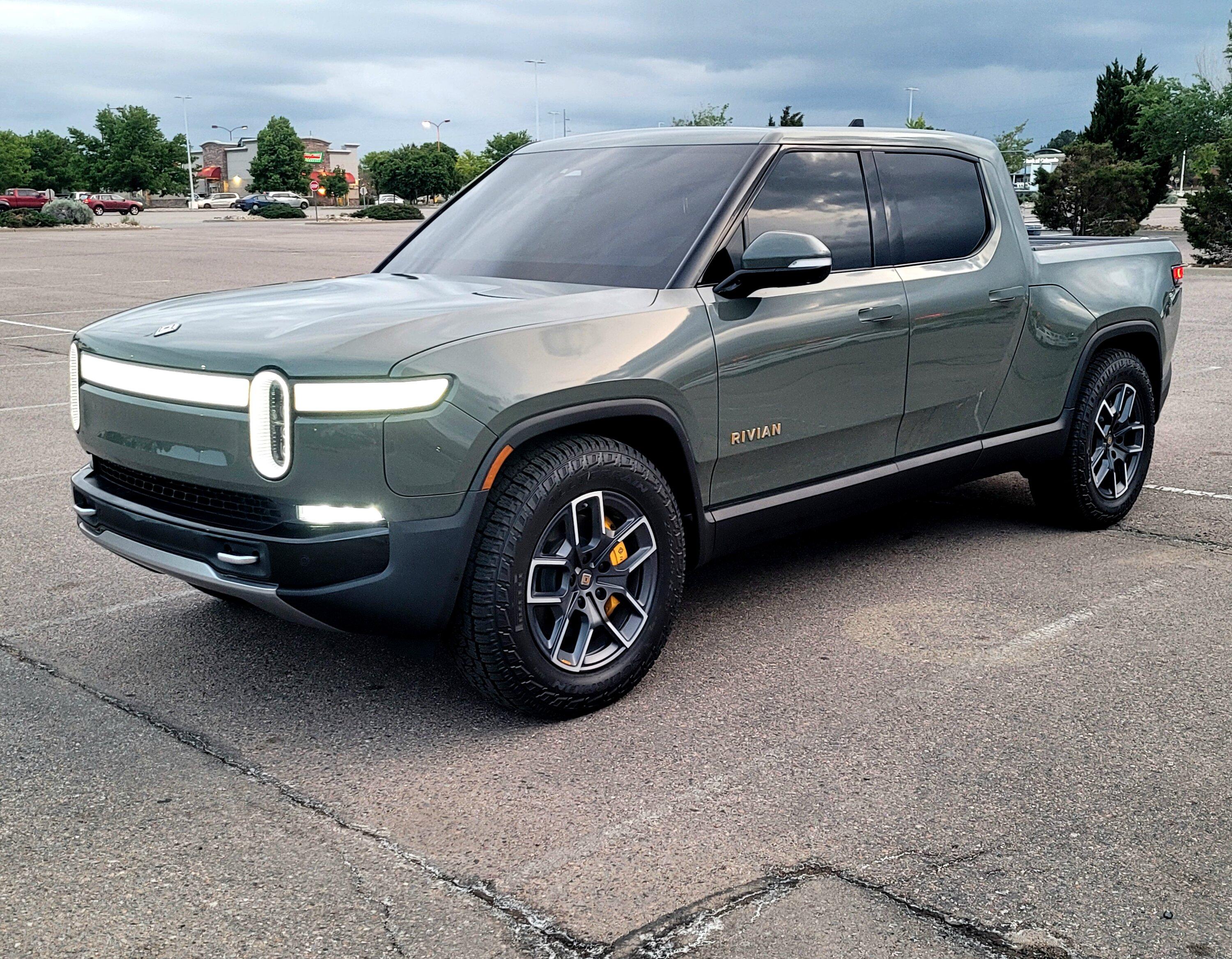 Rivian R1T R1S Tint roof?  Amount of heat let in?  Opinions? 20220524_201456