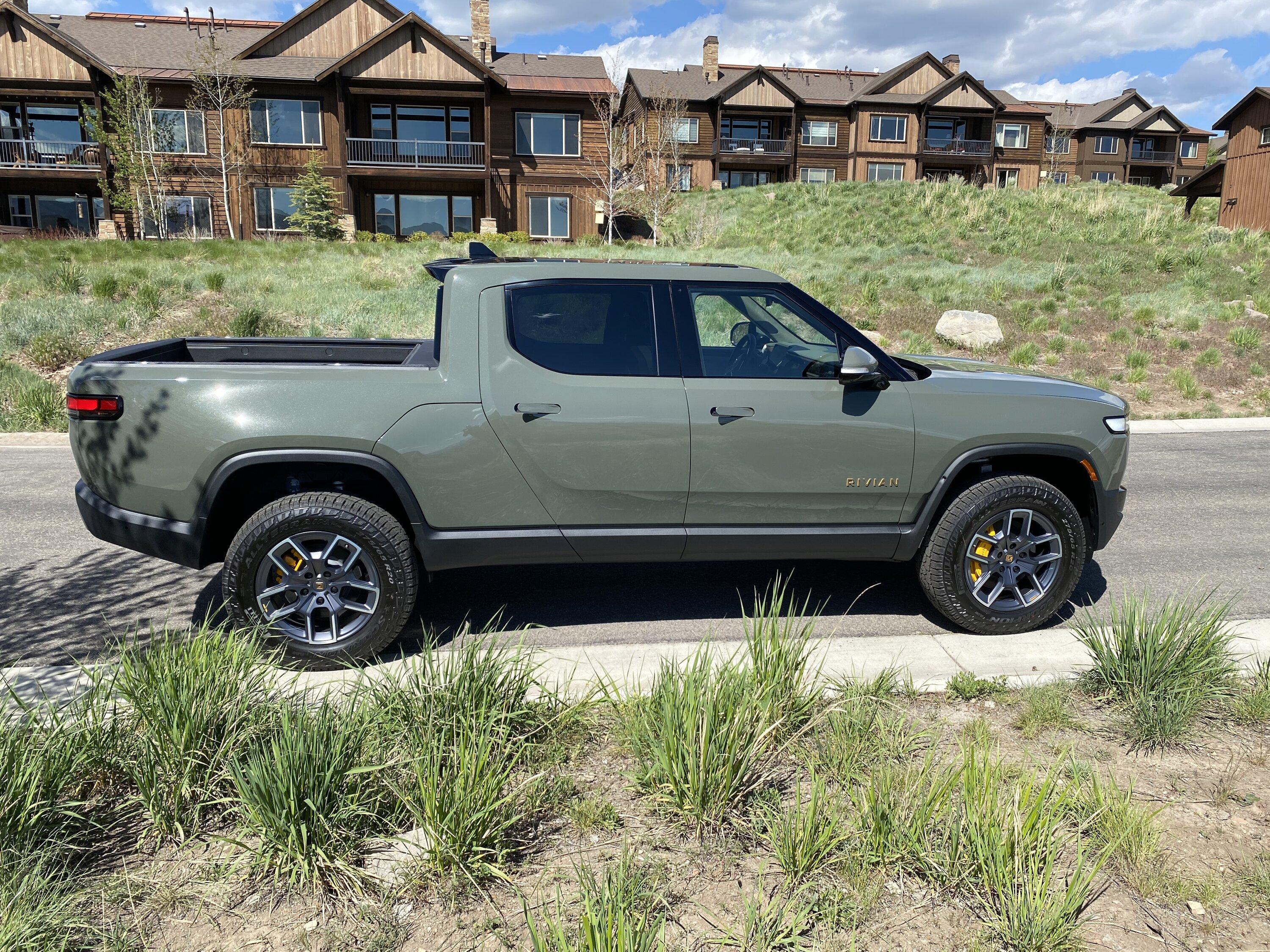 Rivian R1T R1S R1T LE LG FE group 42E1AEE2-20F6-416E-9C33-93DC97E7D9B2