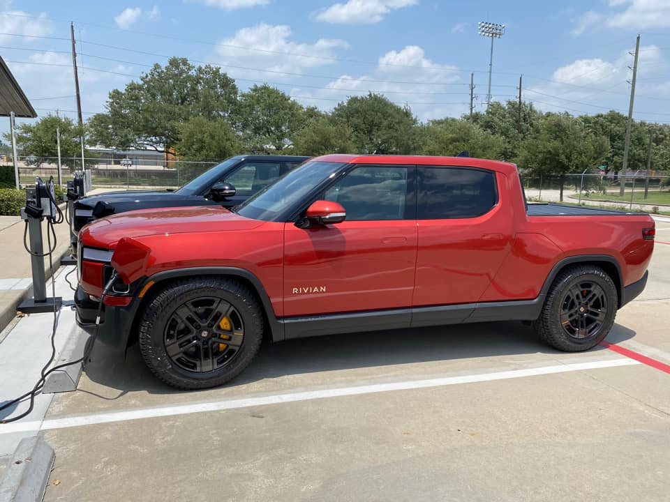 Rivian R1T R1S RED CANYON Rivian Photos Rivian R1T Red Canyon Houston Service Center