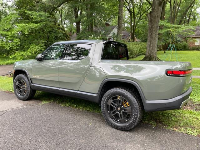 Rivian R1T R1S Anyone with a good delivery experience? riv pic