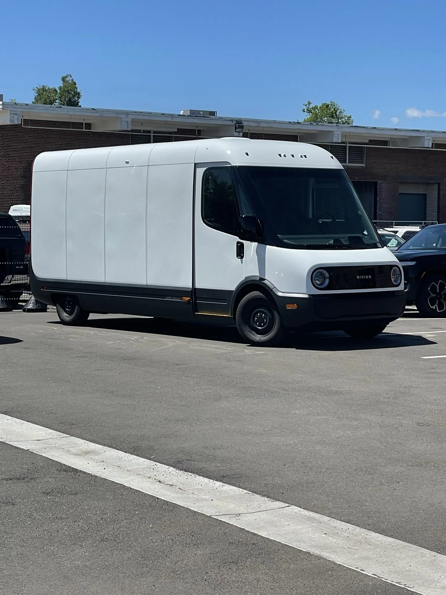 Rivian R1T R1S What R1S exterior color have you definitely decided upon? 260F0ECC-7344-4274-896D-F310922E274C