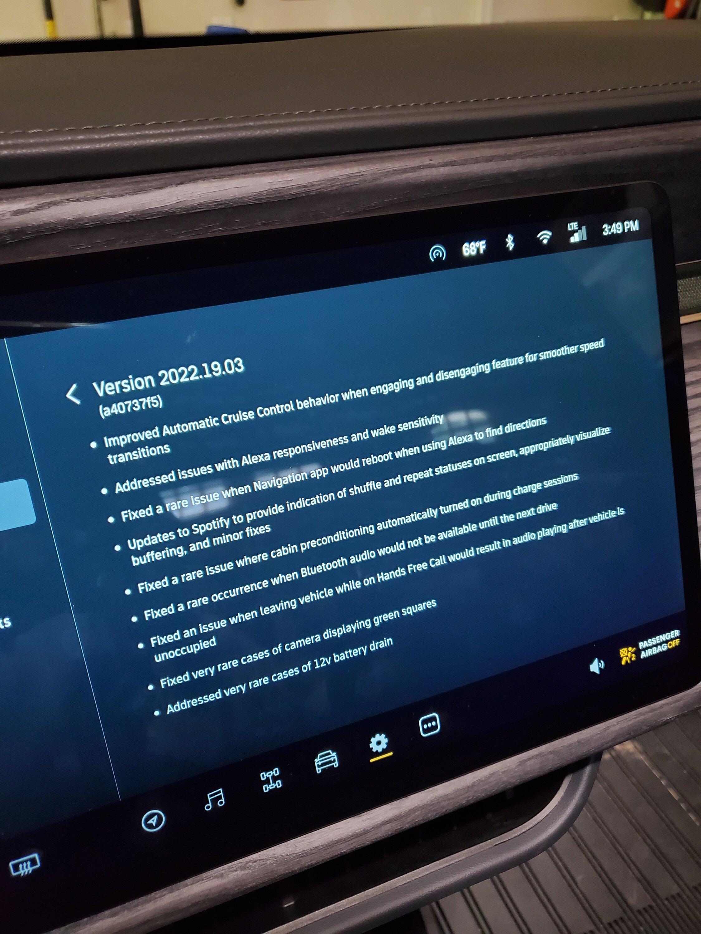 Rivian R1T R1S 2022.19.03 Software Update Released! -- Preconditioning, 12v Battery Drain Fix, Soft Sand Mode + More 16536917657178253455540996293536