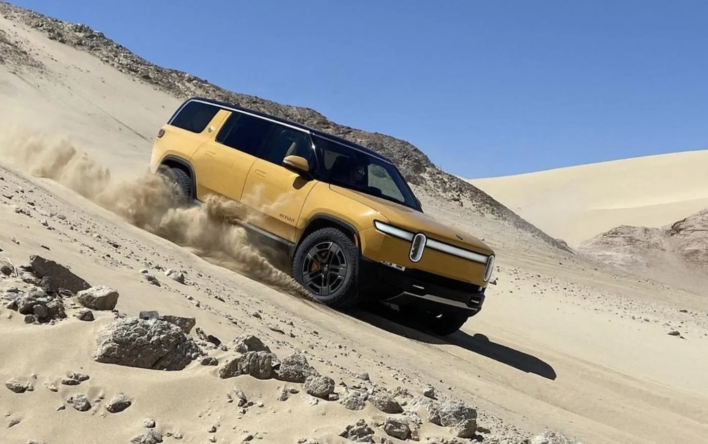 Rivian R1T R1S ? COMPASS YELLOW R1S  Photos Rivian R1S Compass Yellow Sand Mode 1