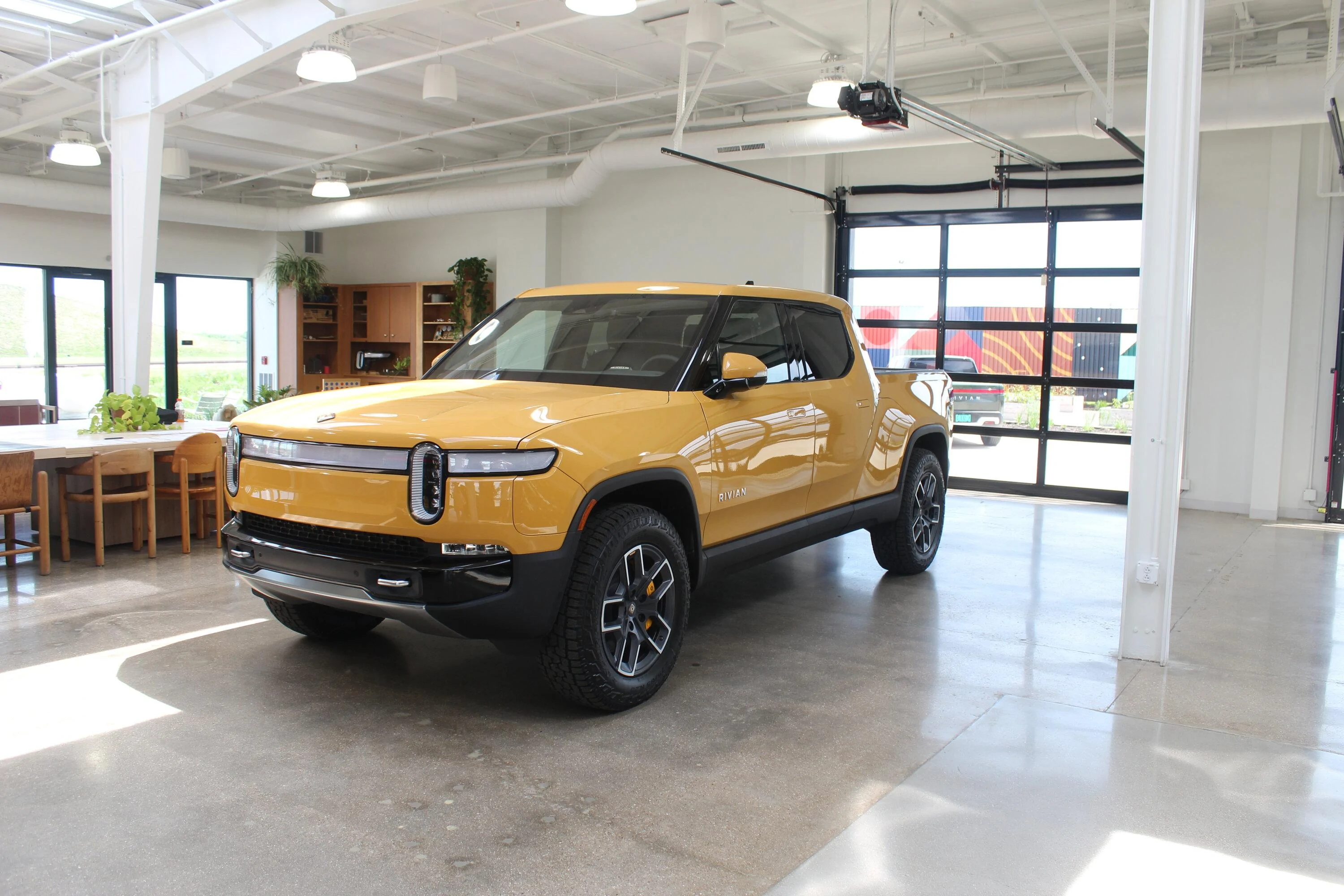 Rivian R1T R1S COMPASS YELLOW R1T Photos IMG_0309