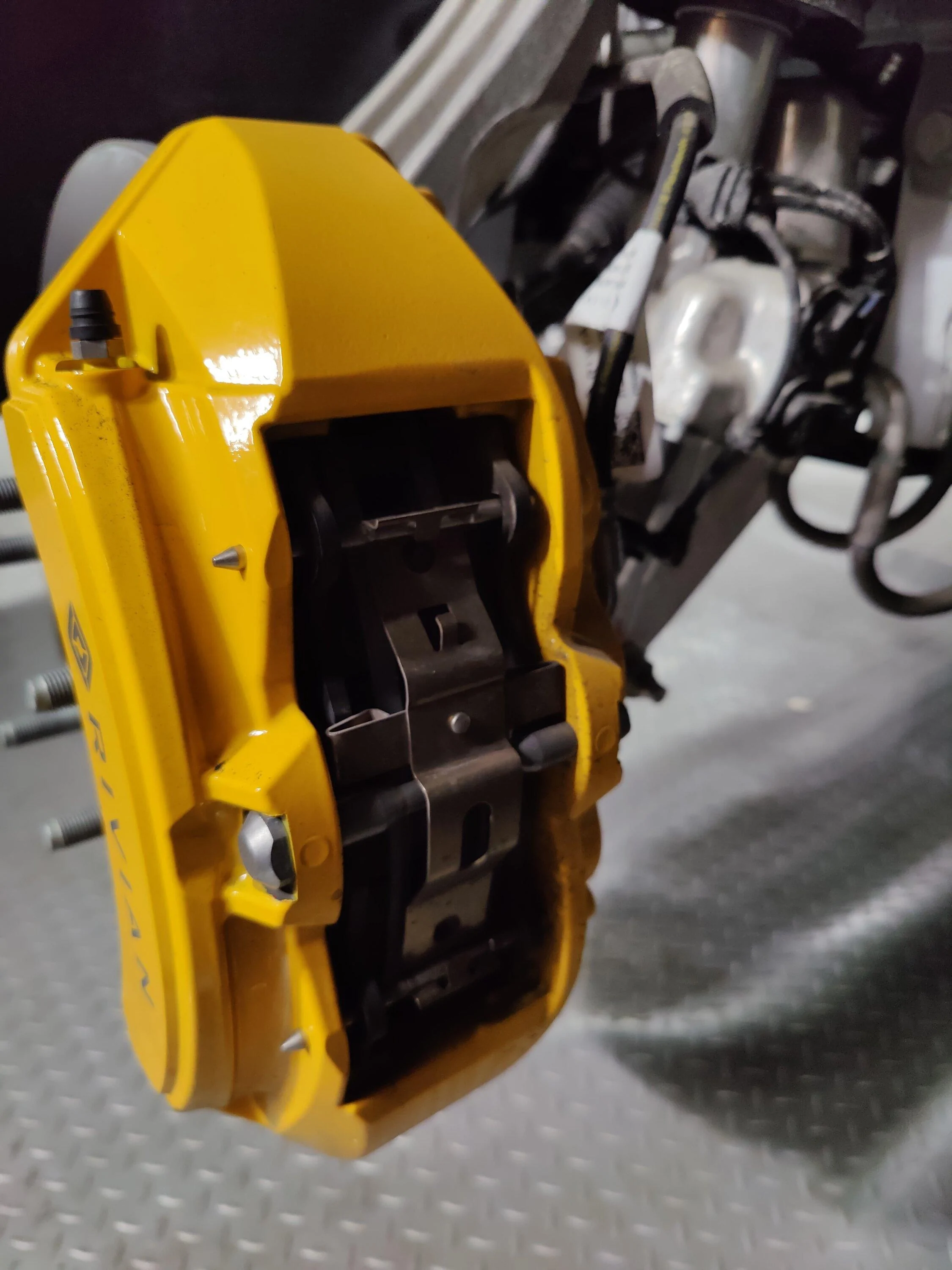 Rivian R1T R1S R1T 20" AT Wheel Weight, Specs, Offset, Bolt Pattern, Construction IMG20220517204827