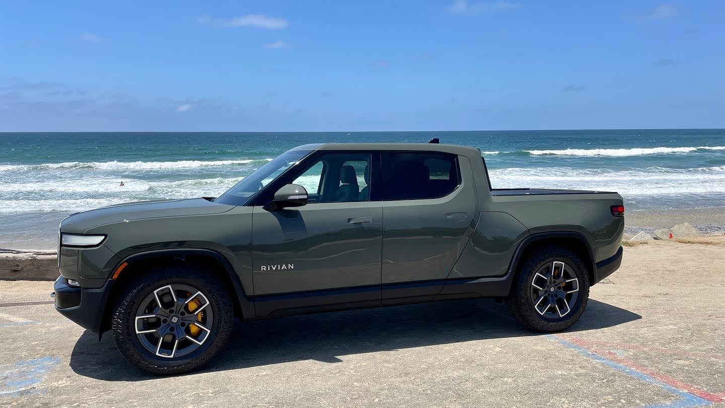 Rivian R1T R1S LAUNCH GREEN R1T Photos 91D803EA-D1E9-4F50-A080-84AFC604530B