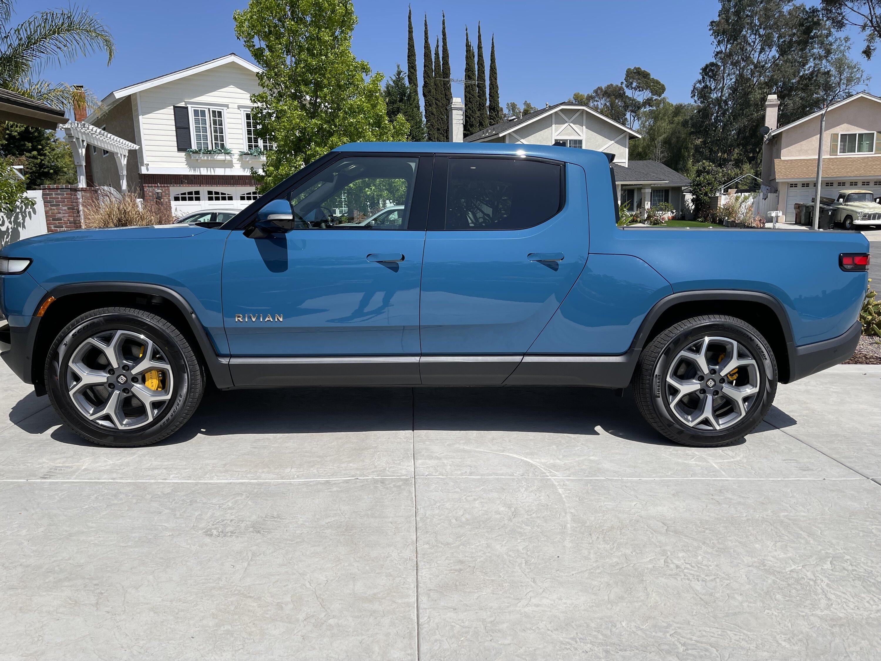 Rivian R1T R1S What’s your best “OMG is that a Rivian?!?” sighting moment? IMG_1250