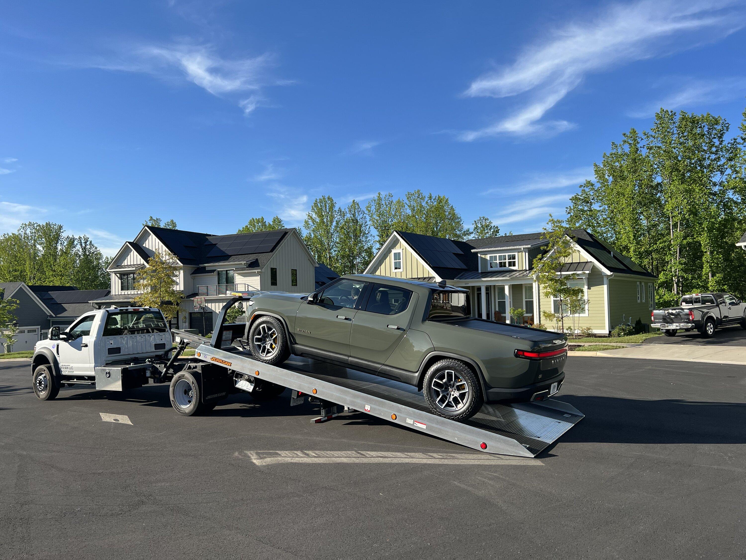Rivian R1T R1S What’s your best “OMG is that a Rivian?!?” sighting moment? 6A709530-1DEF-4277-B3FD-9D73132B871F