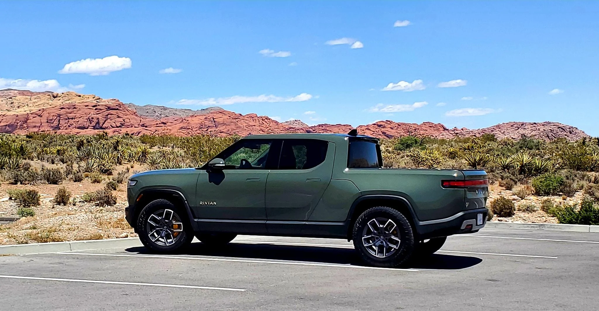 Rivian R1T R1S LAUNCH GREEN R1T Photos 281887666_10161120412361980_4126997177541608428_n