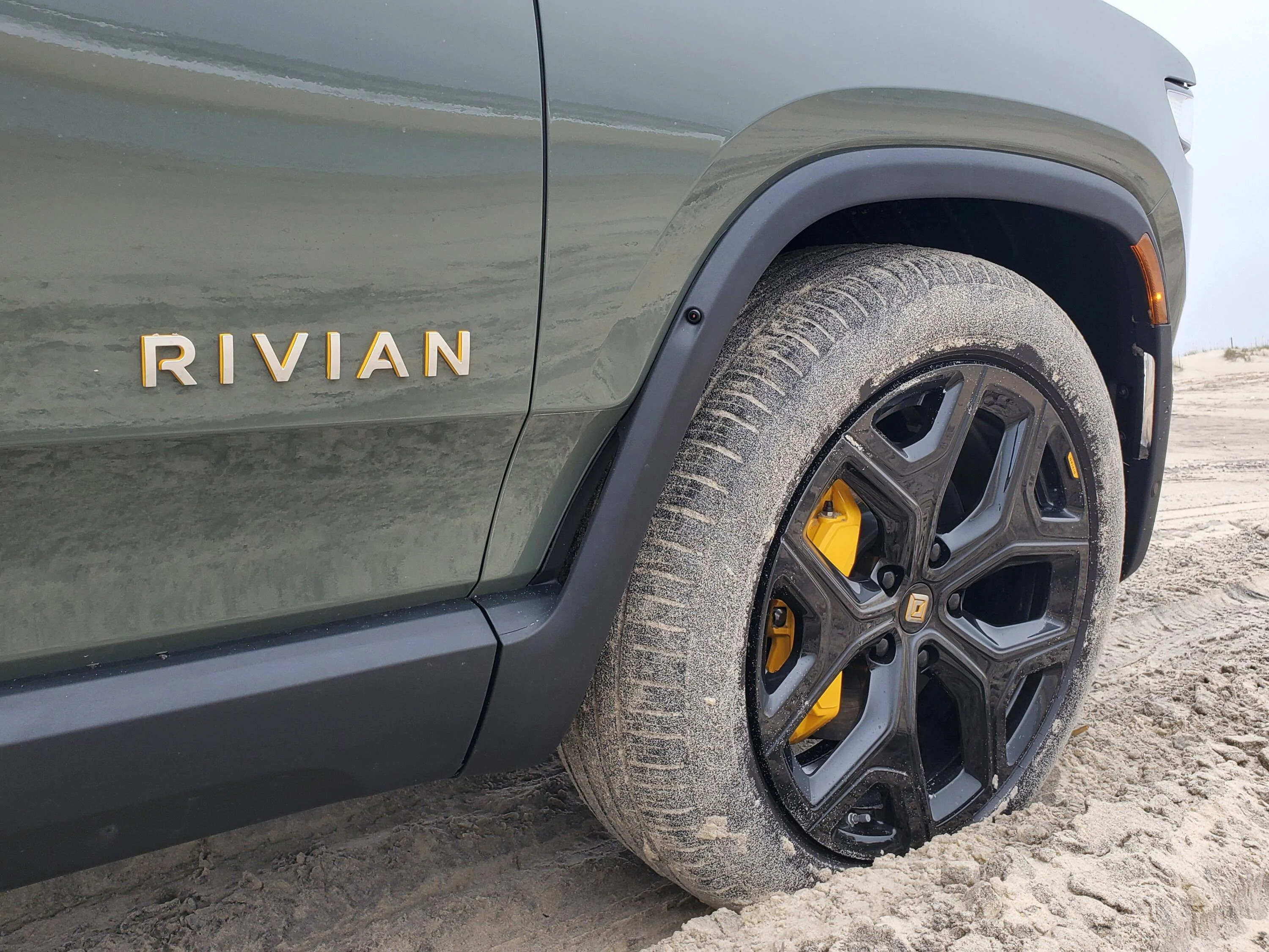 Rivian R1T R1S Black 22's Picture Thread! 20220525_120523