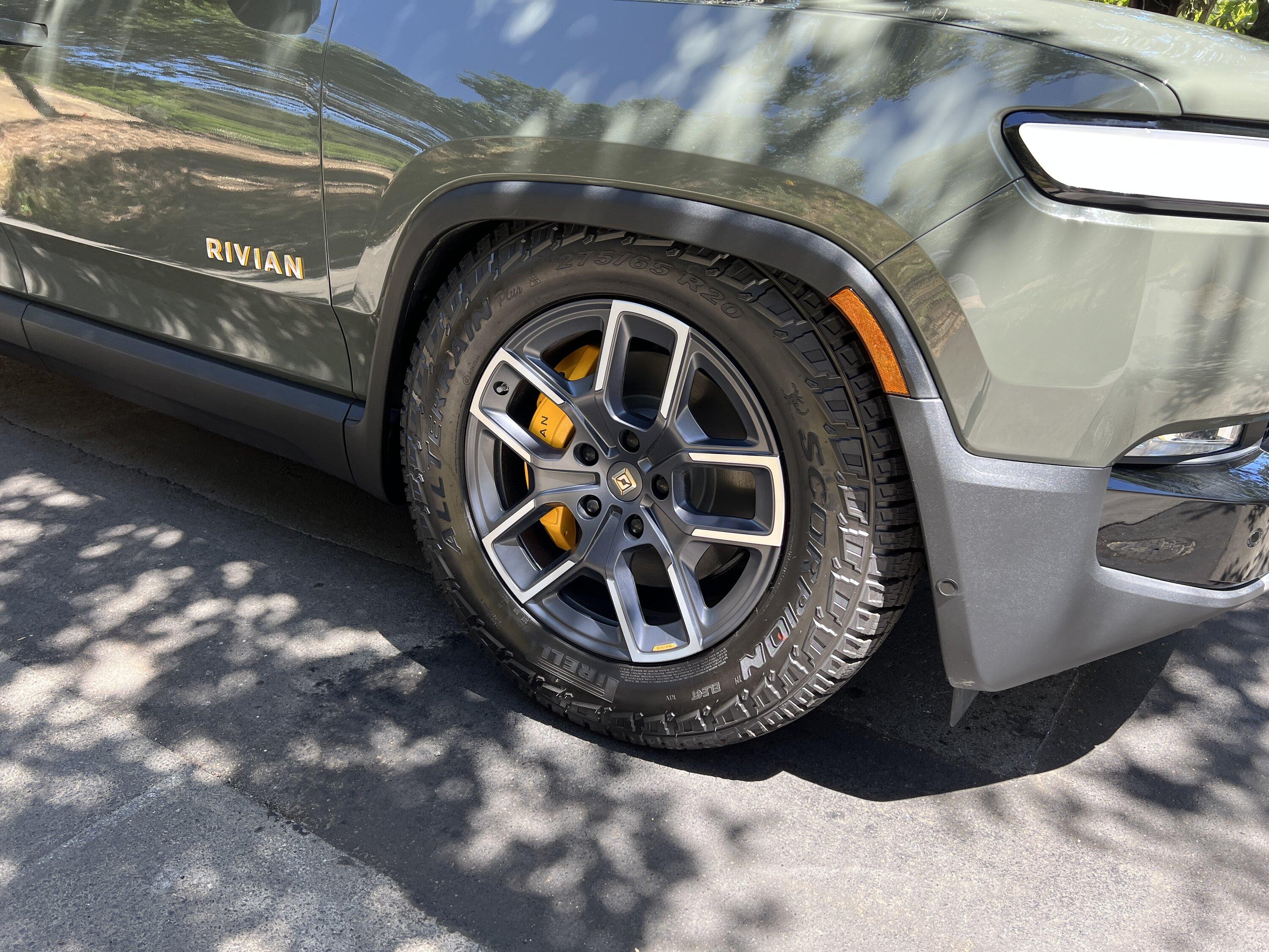 Rivian R1T R1S UPDATED 6/2 - Delivery day (Hello!) and Return day (Goodbye)  ... argh! "Ride height change not possible due to overheated air compressor" IMG_9169.JPG