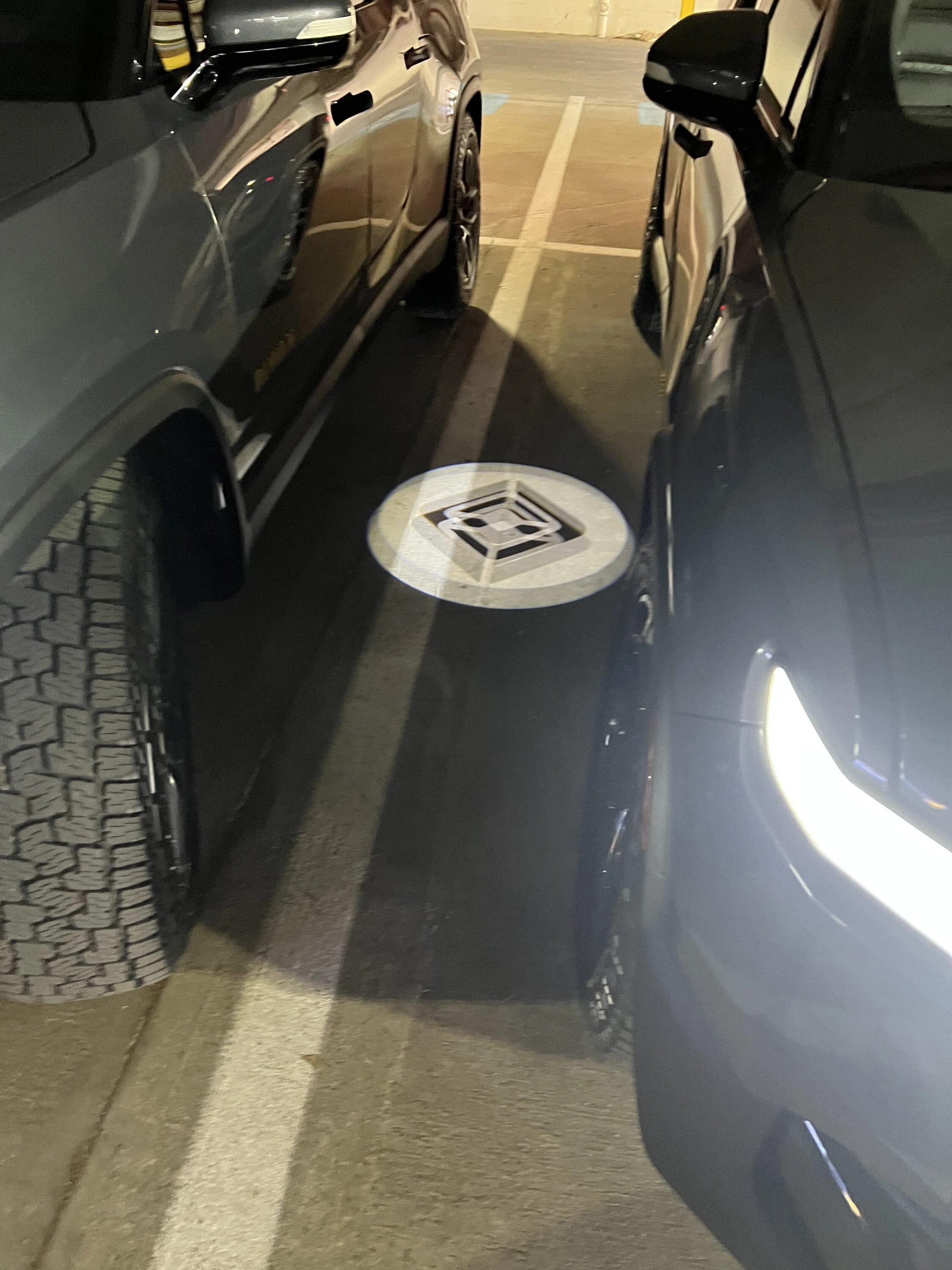 Rivian R1T R1S Two Rivians meet 37B4D310-503D-42E4-BF45-5627BE16BA37
