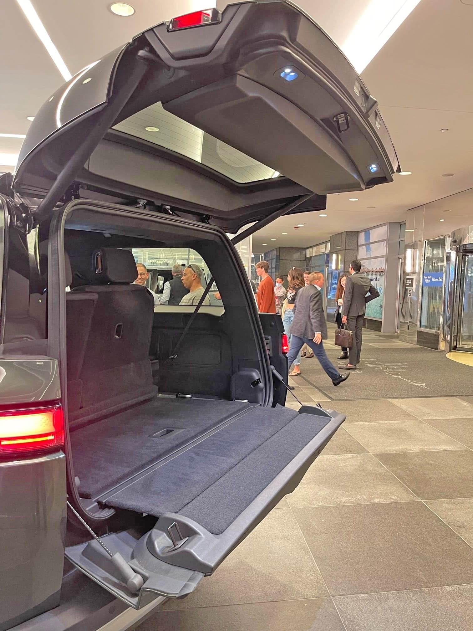 Rivian R1T R1S ? FOREST GREEN R1S Photos Rivian R1S 2nd row 3rd row seats legroom 3.JPG