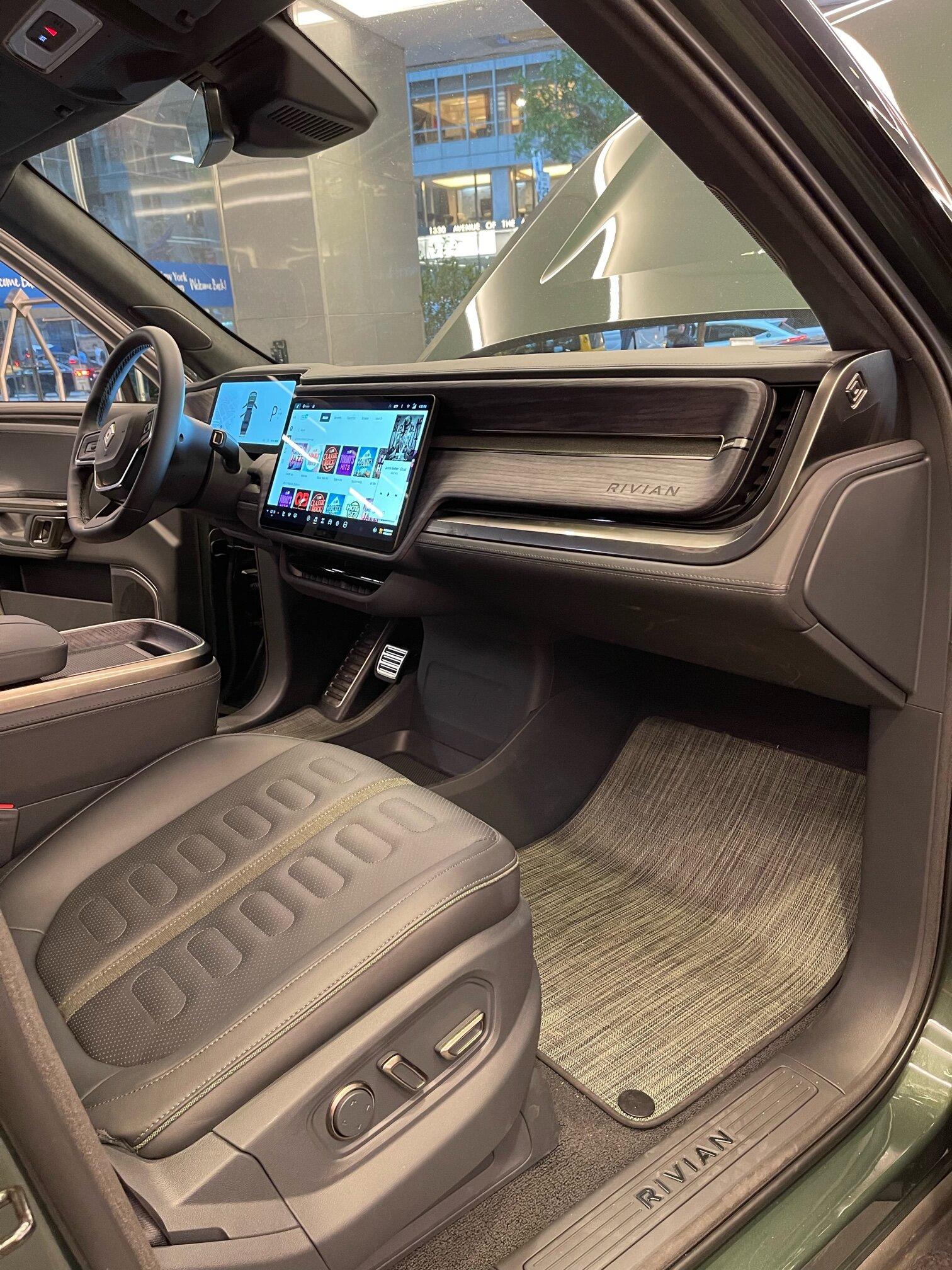 Rivian R1T R1S R1S Pics: Forest Green, 3rd Row Legroom, 2nd Row Tilt & Sliding Function image4