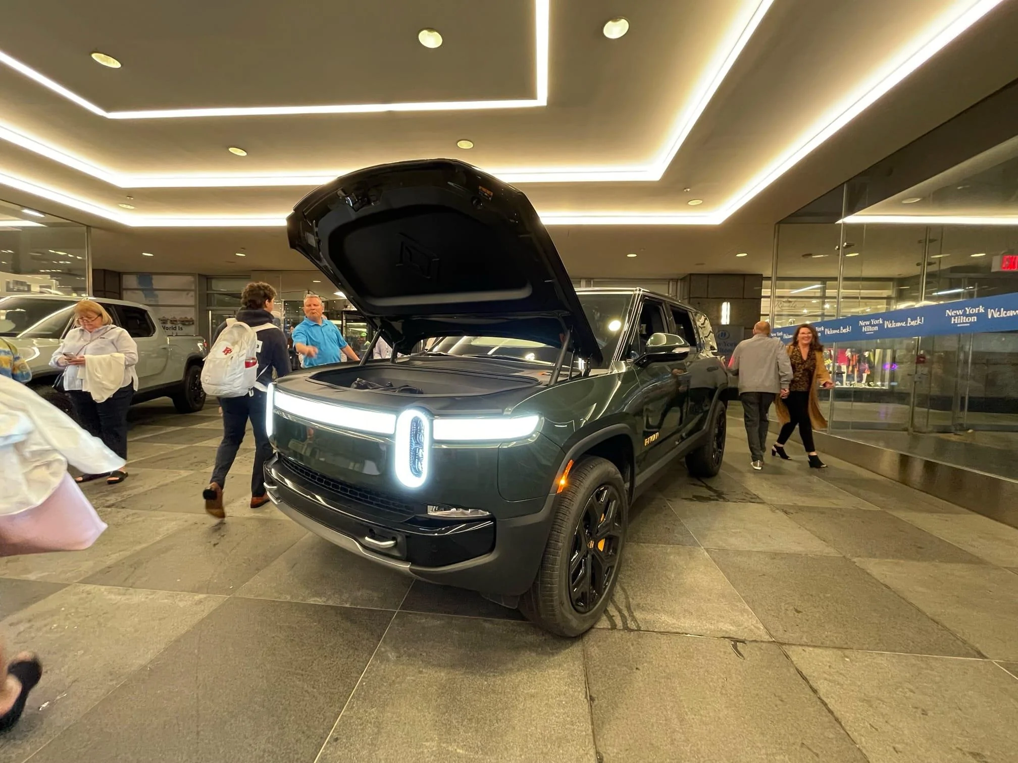 Rivian R1T R1S 3rd Row Design / Cargo Area Photos? 151_2342227785915875_4109692408230946181_n-jpg-jpg