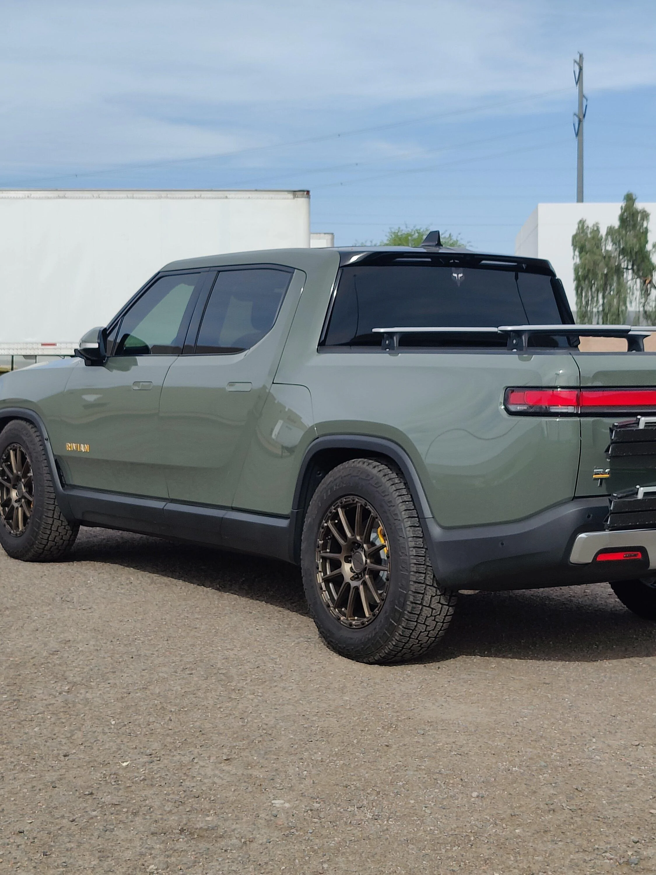 Rivian R1T R1S R1T 20" AT Wheel Weight, Specs, Offset, Bolt Pattern, Construction IMG20220603163352