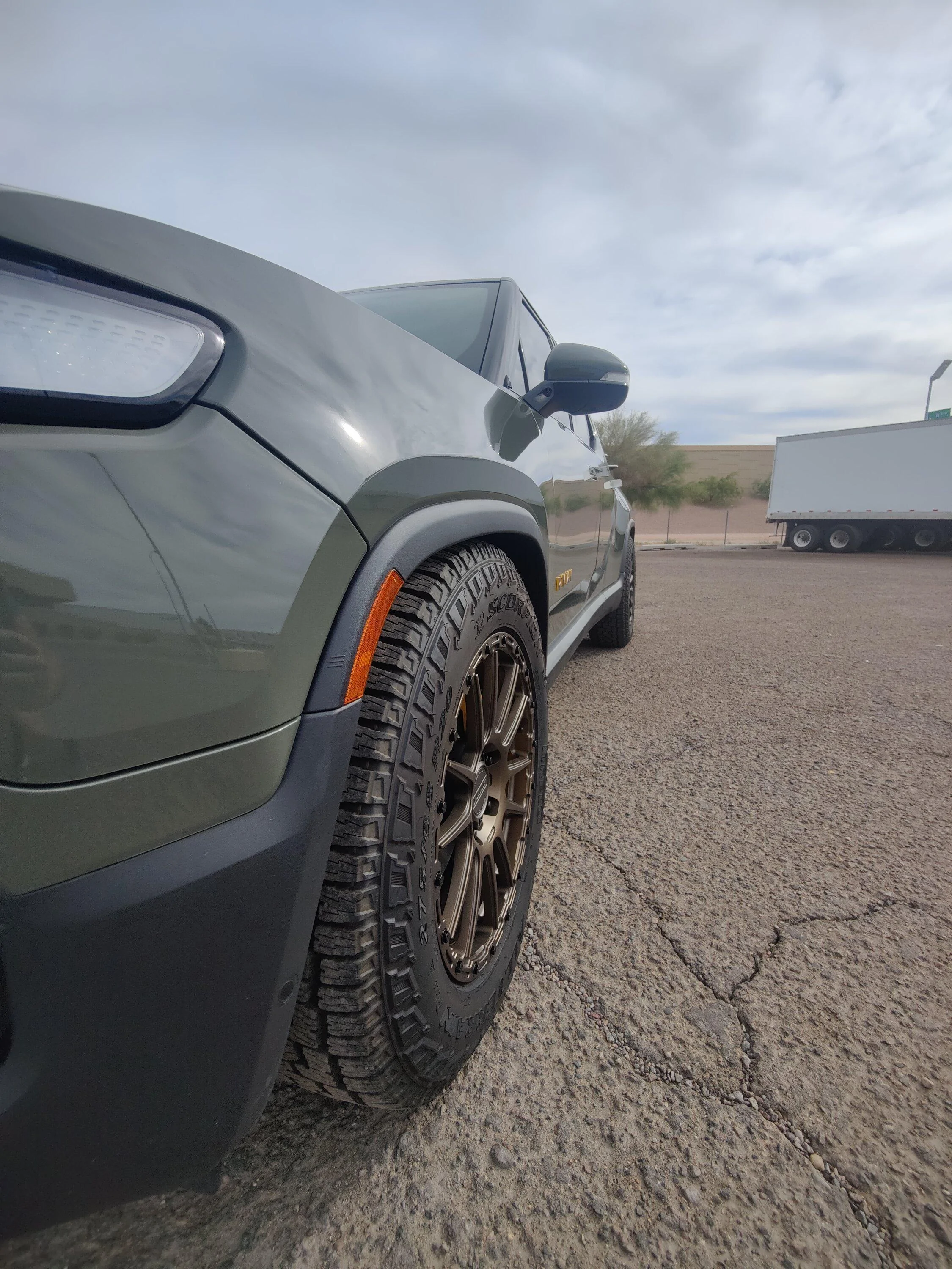 Rivian R1T R1S R1T 20" AT Wheel Weight, Specs, Offset, Bolt Pattern, Construction IMG20220603163311