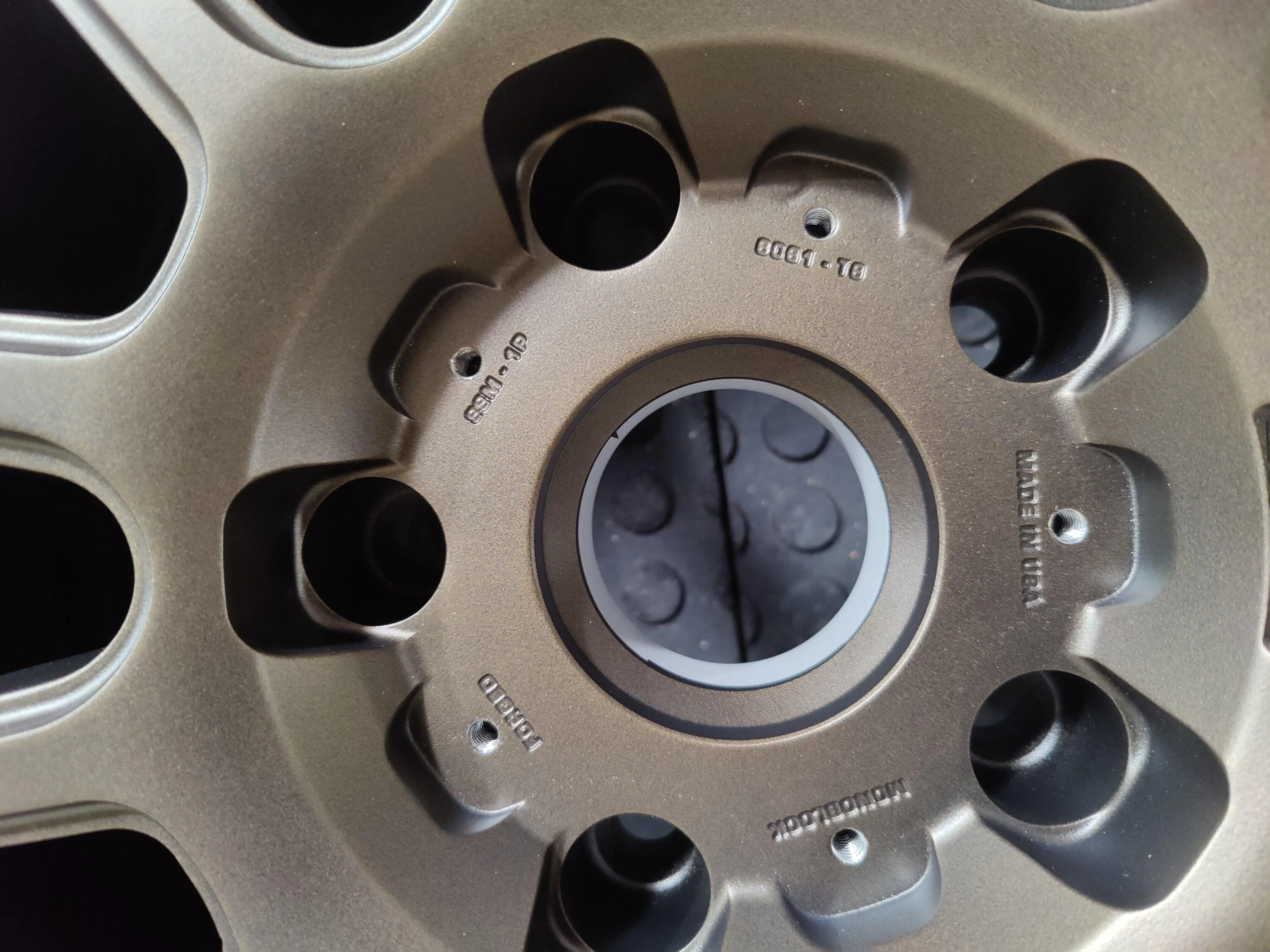 Rivian R1T R1S R1T 20" AT Wheel Weight, Specs, Offset, Bolt Pattern, Construction IMG20220603142731