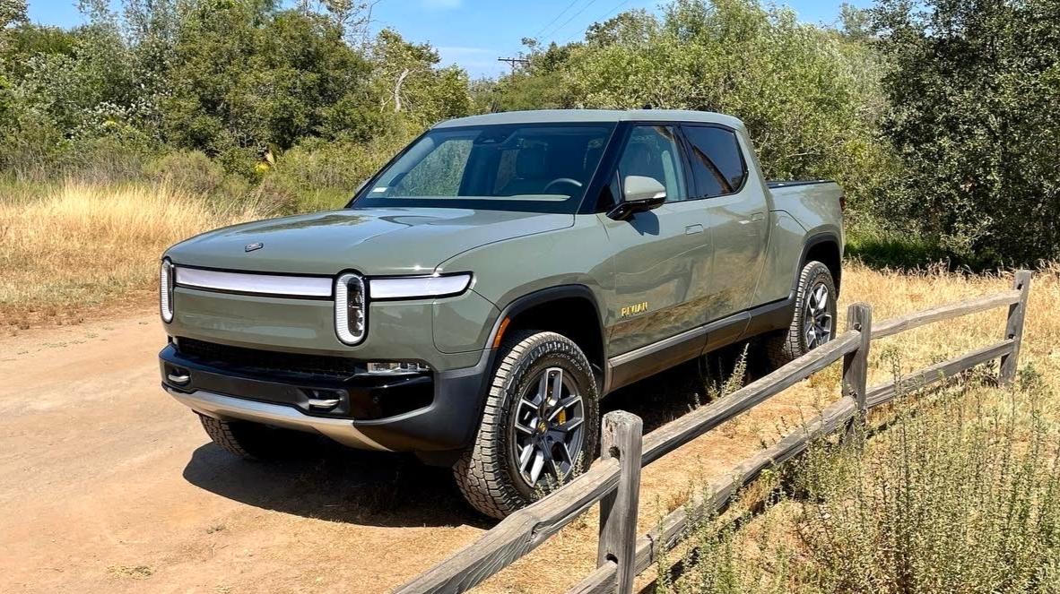 Rivian R1T R1S LAUNCH GREEN R1T Photos 53675CB9-3A7C-485C-8B7F-67DF64305DFE