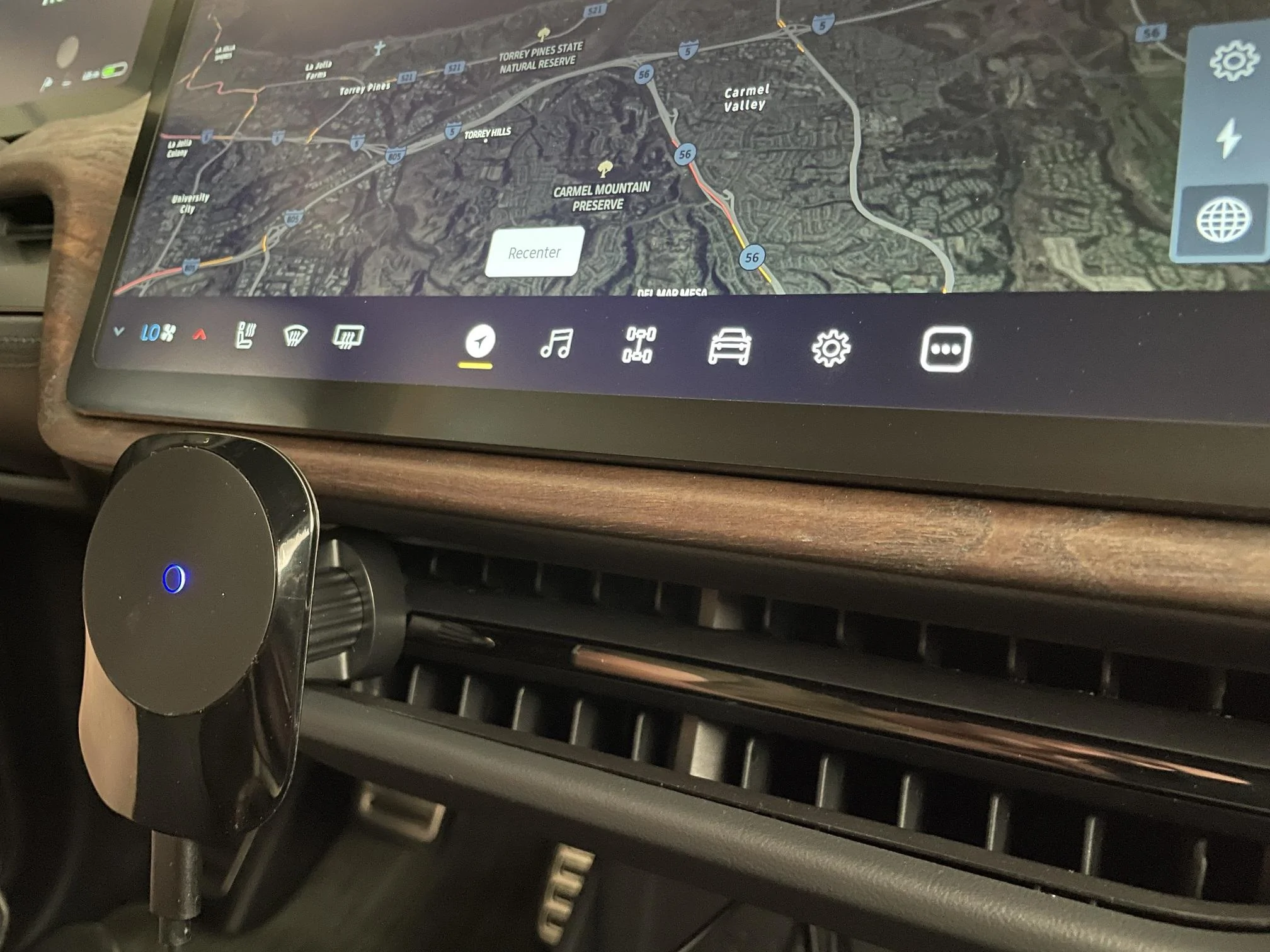 Rivian R1T R1S Mounting a cell phone.  Has anyone done it? IMG_5813