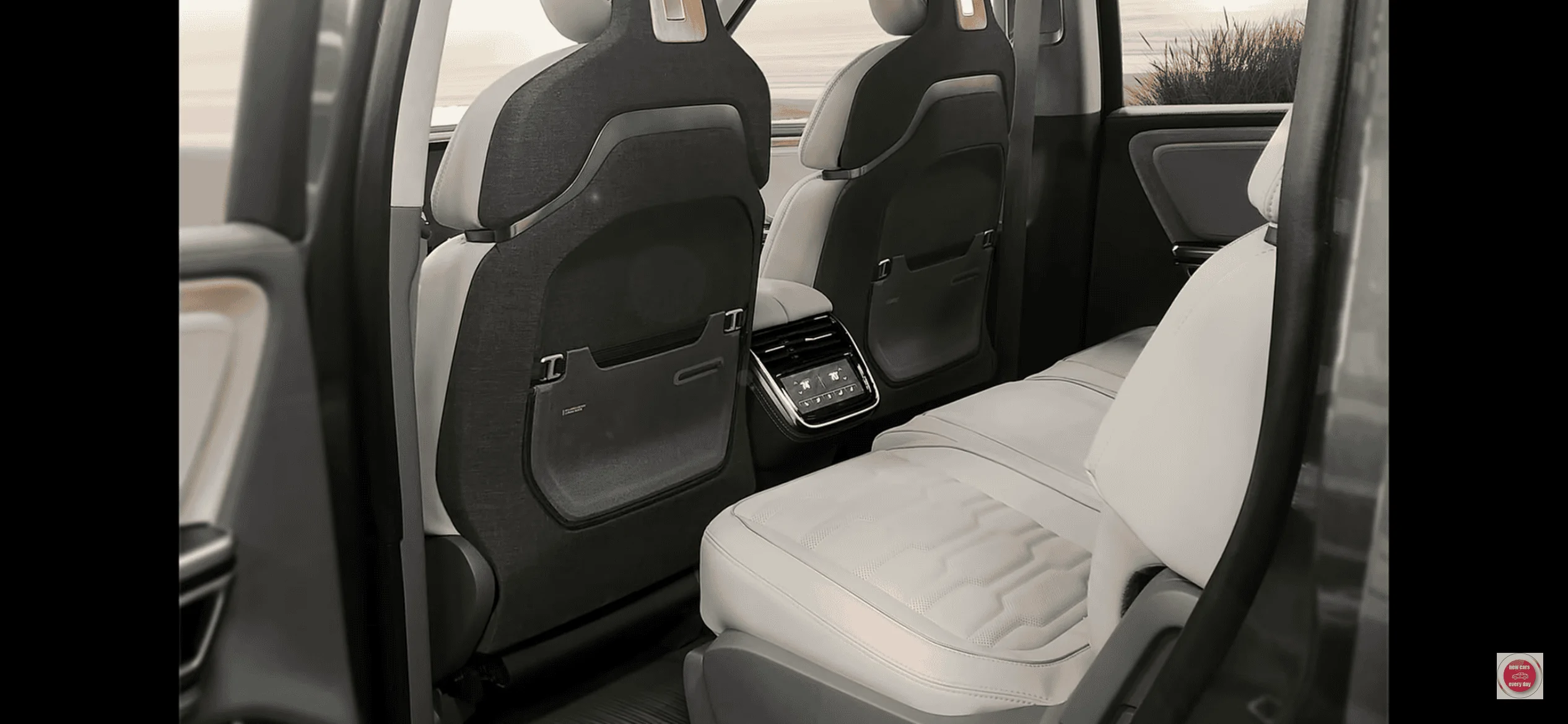 Rivian R1T R1S Adventure vs Launch Edition Trim details AFA51D2F-C874-422E-8926-0F6EE0D3CE73