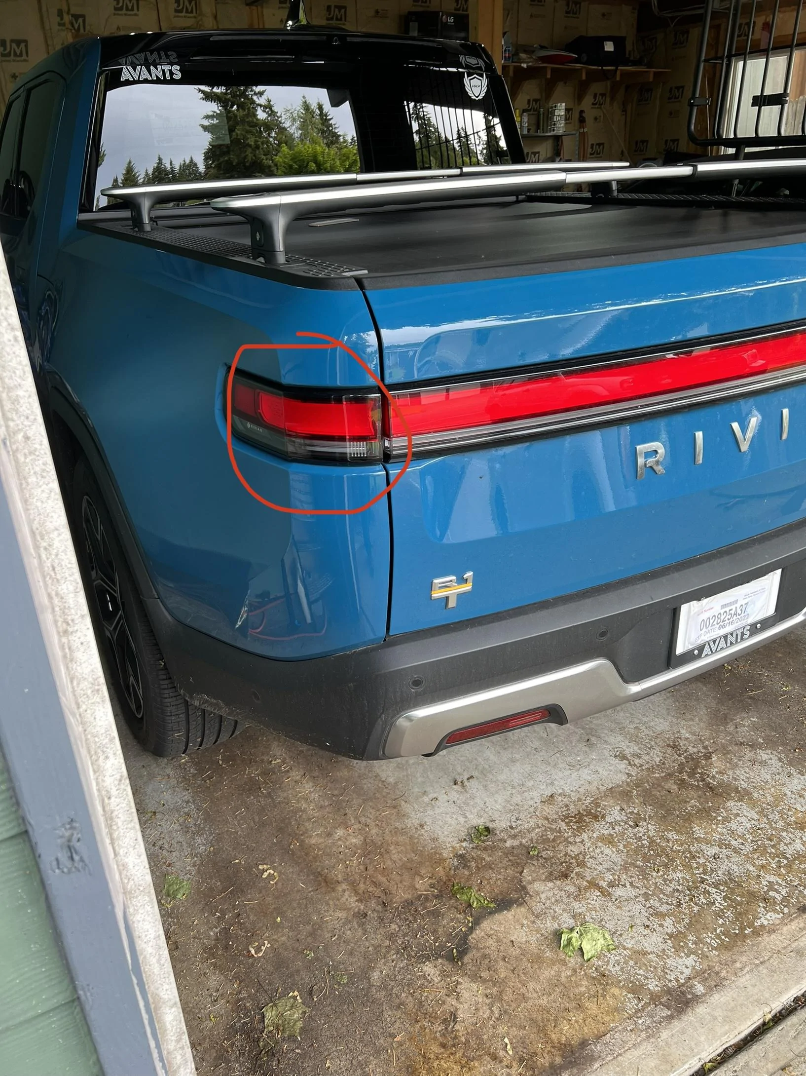 Rivian R1T R1S Taillights Occasionally Flashing 93E73A4D-7734-4DF3-BA21-98C14BB56151