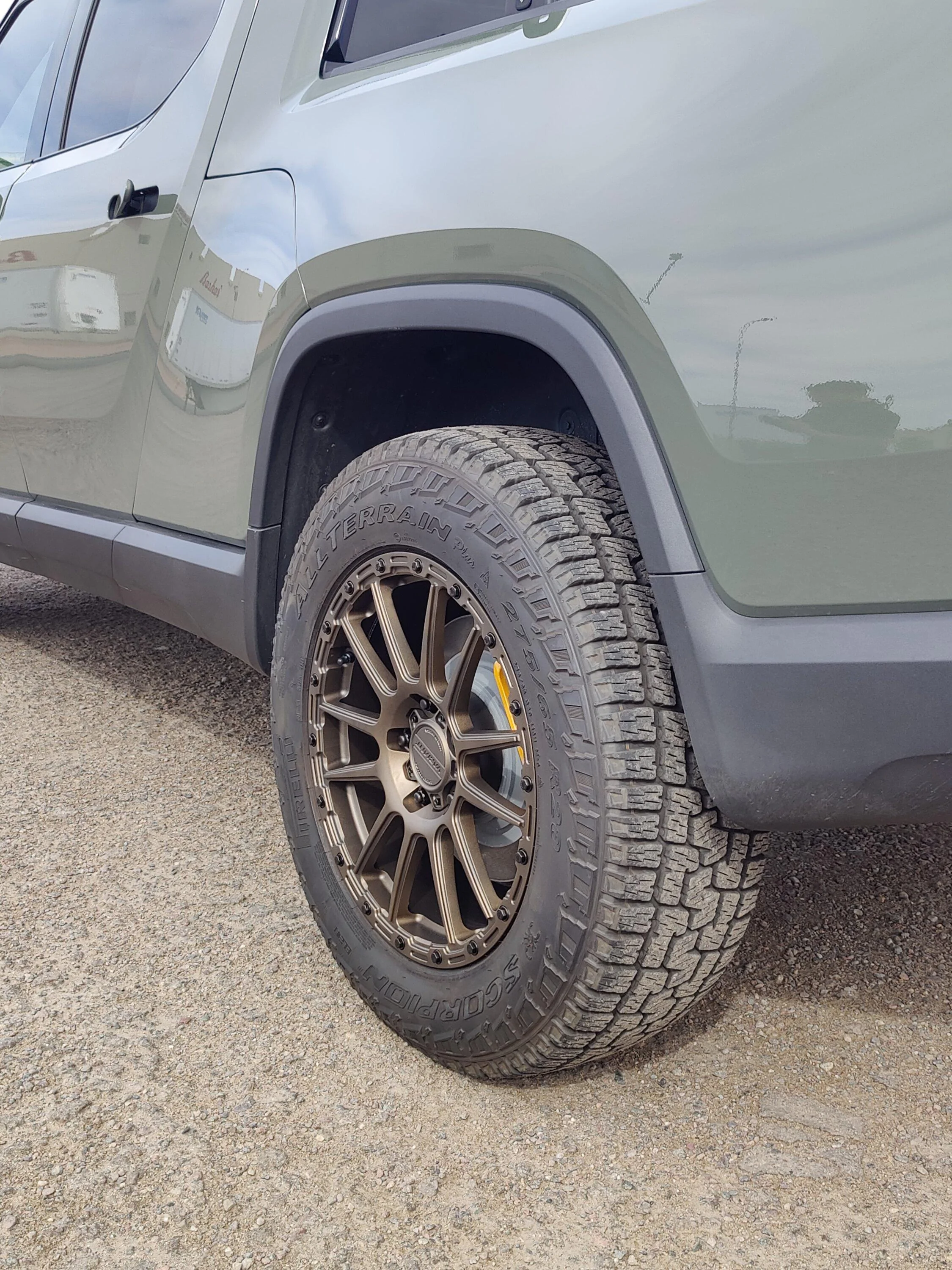 Rivian R1T R1S $3500 for Black Rims on Launch Edition is too much - after market options? IMG20220603161904