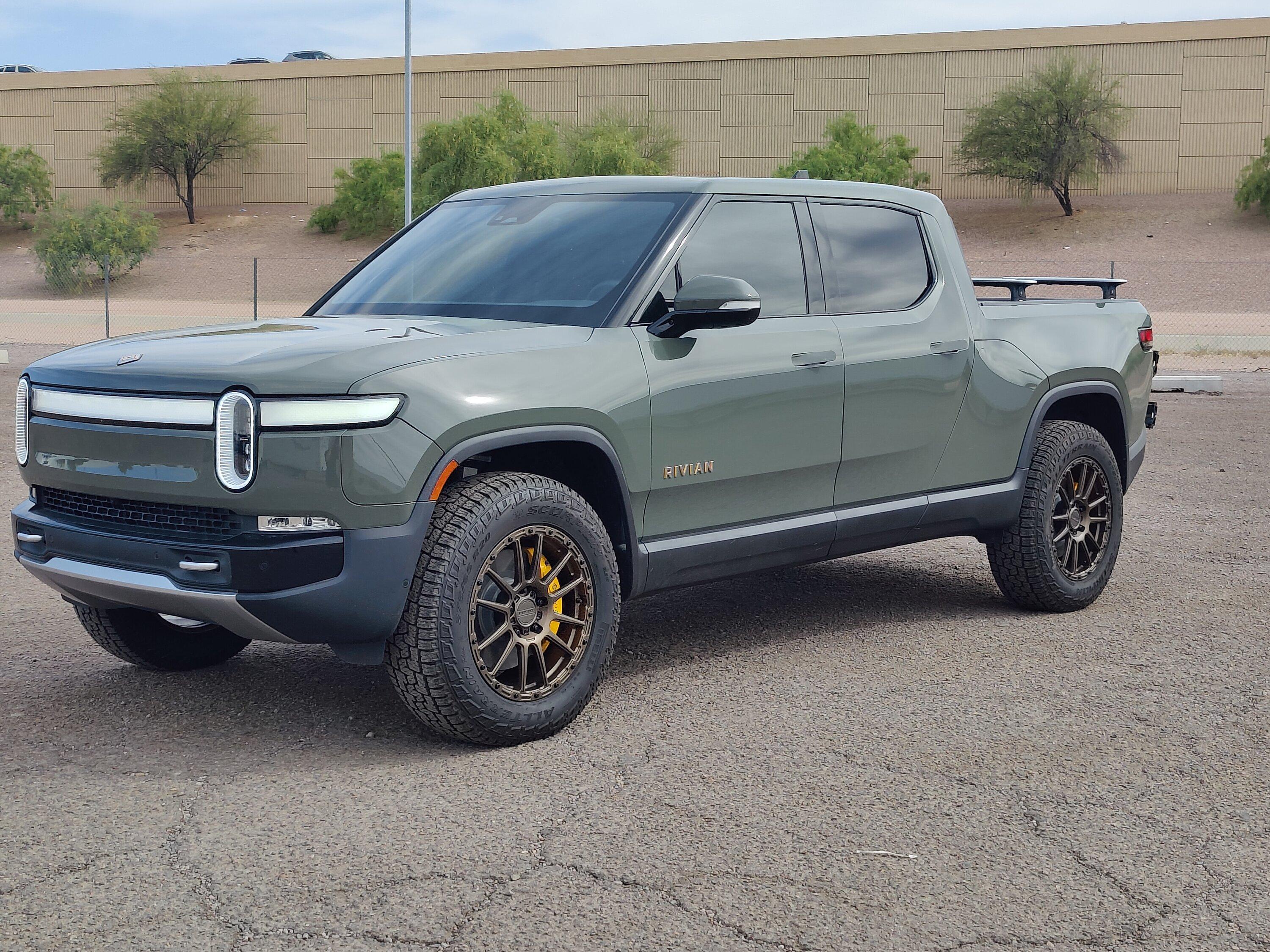 Rivian R1T R1S $3500 for Black Rims on Launch Edition is too much - after market options? IMG20220603161726