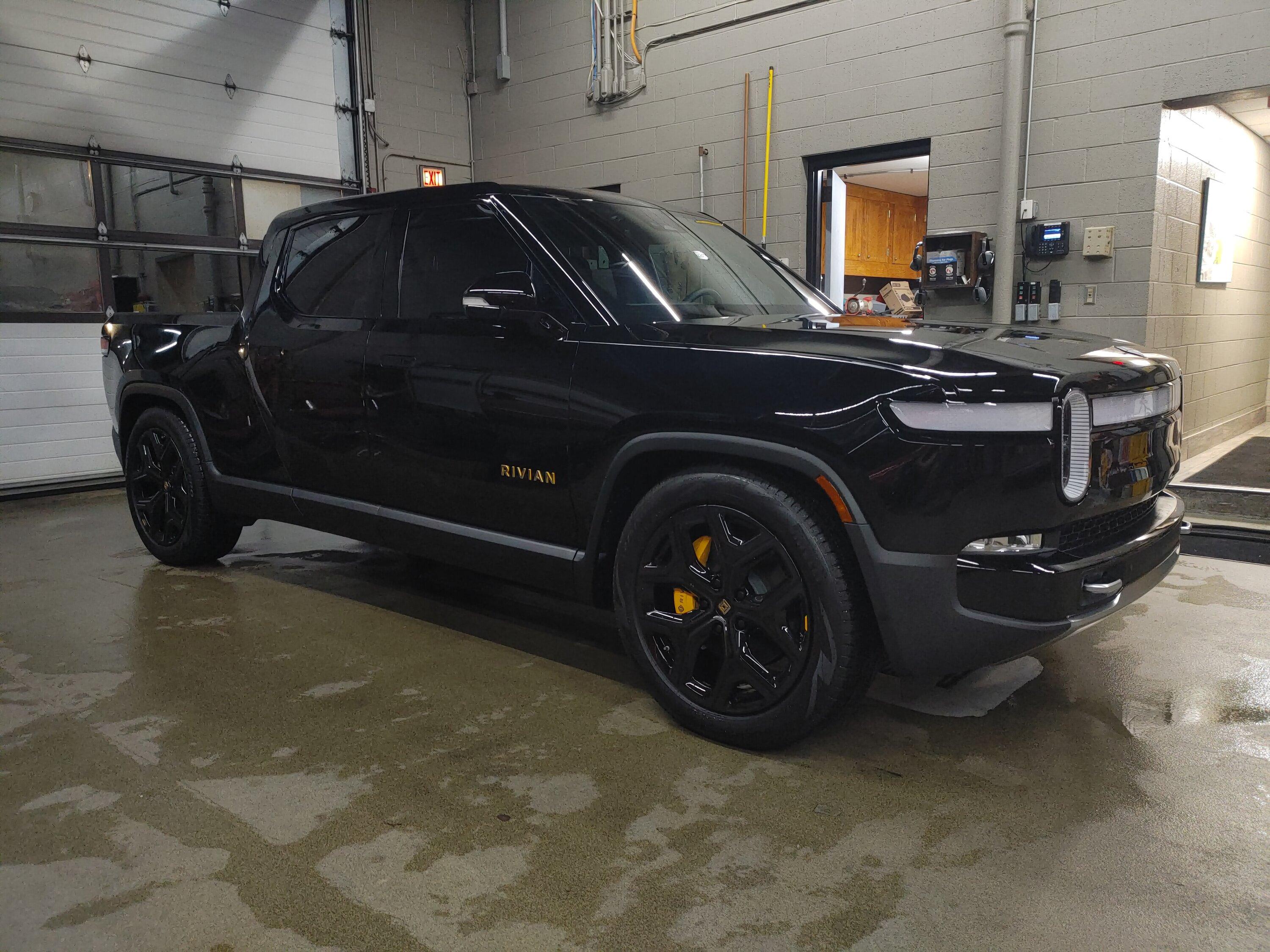 Rivian R1T R1S Worst fears came true. My R1T died at a light. Update today(8/18) 0604222208a_HDR