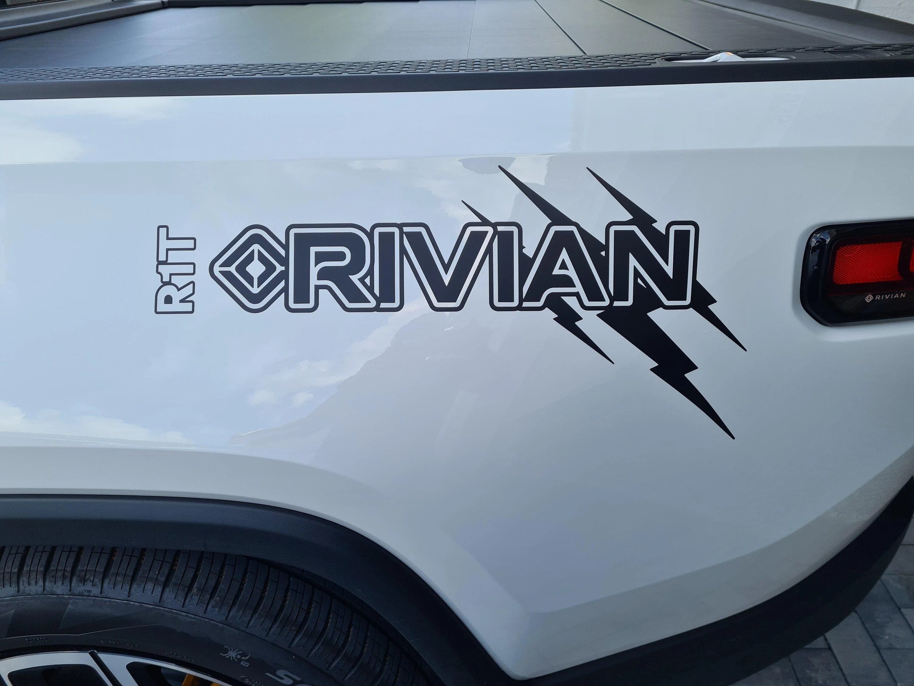Rivian R1T R1S Free Rivian R1T Custom Graphic Decals Client Install 374
