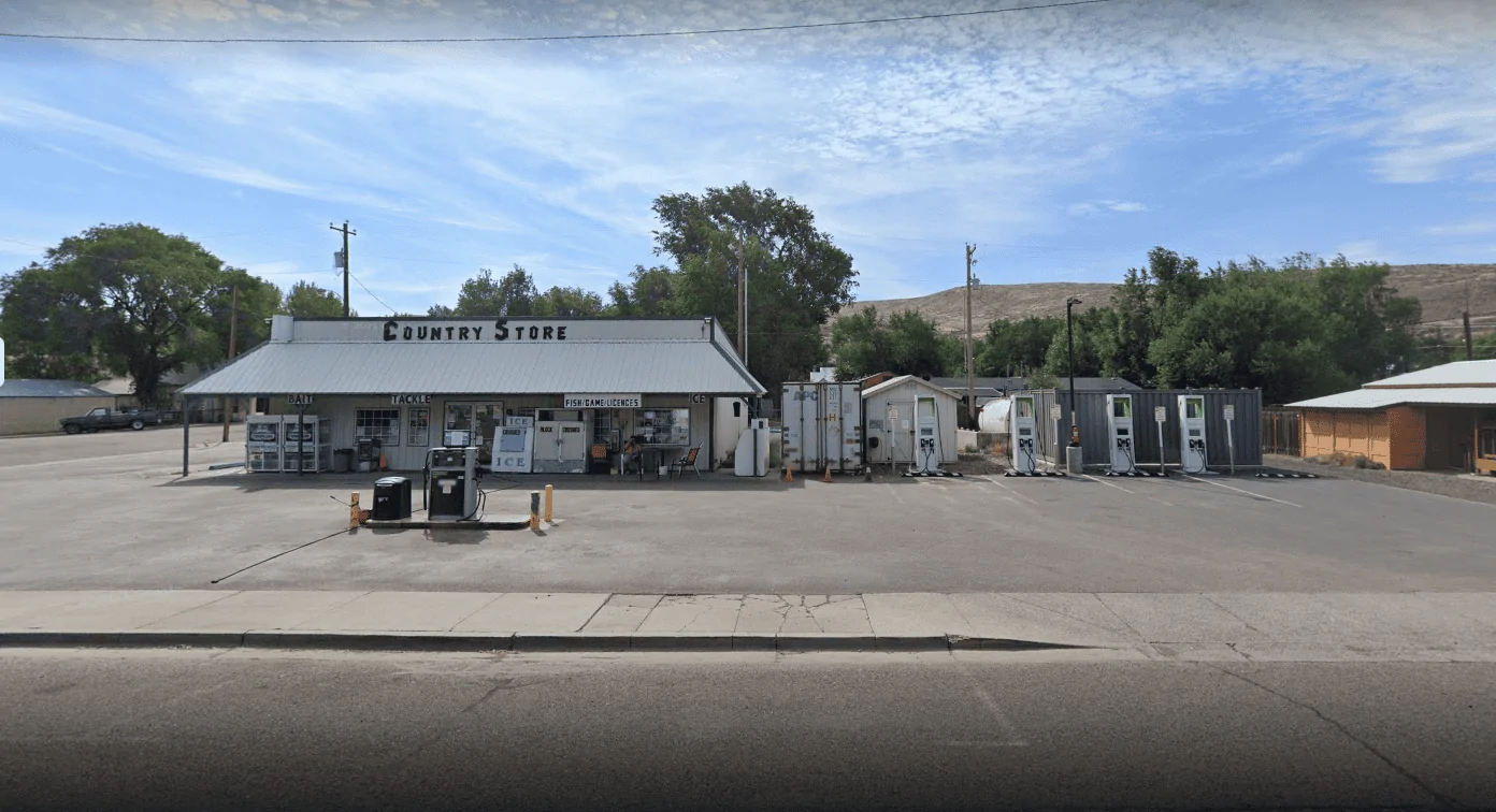 Rivian R1T R1S OutofSpec Kyle: ‘The Oddest Charging Station I’ve Ever Been To’ 1654815053621