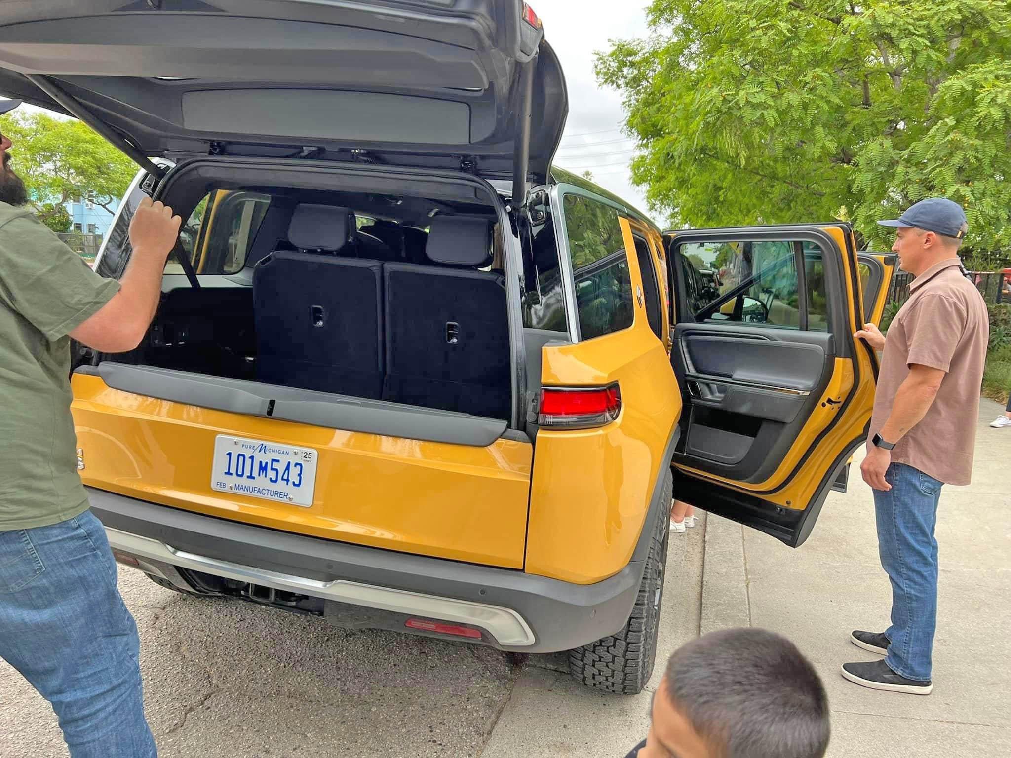 Rivian R1T R1S ? COMPASS YELLOW R1S  Photos Compass Yellow R1S Rivian SUV 2