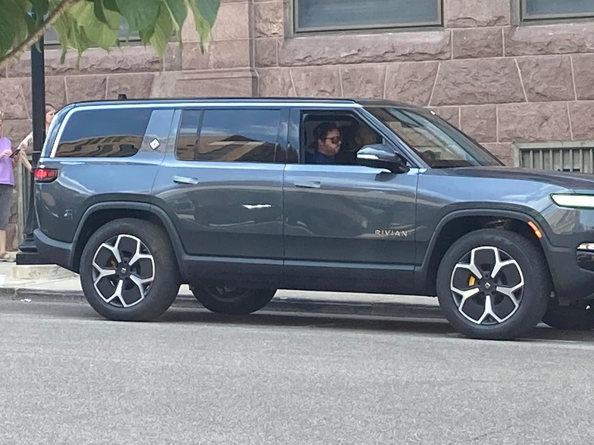 Rivian R1T R1S El CAP GRANITE Rivian Photos El Cap Granite R1S Rivian SUV 1