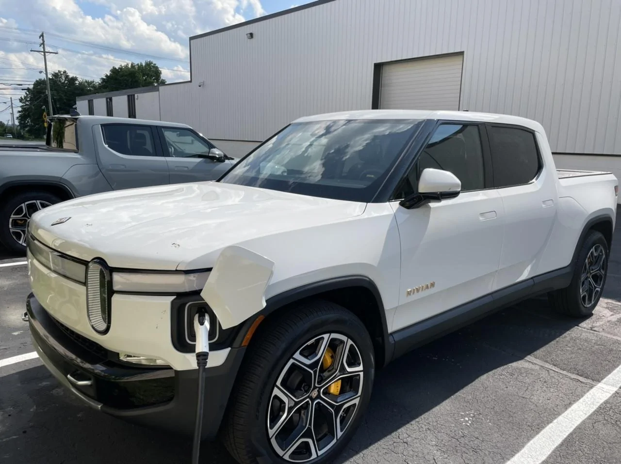 Rivian R1T R1S New Cleveland Service Center B562ECC5-E01E-4AB9-8BCF-27B0EC867322