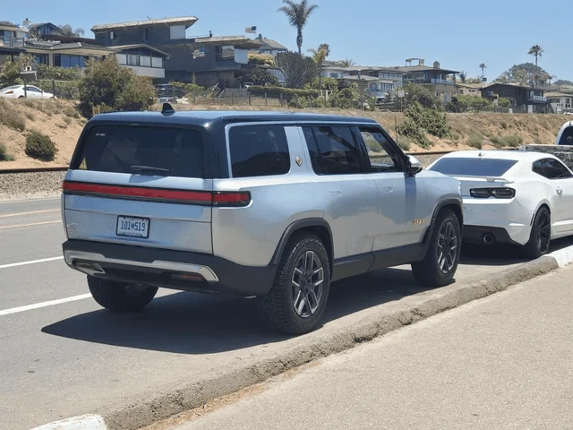 Rivian R1T R1S Real Rivian Photos & Videos 1655307664813