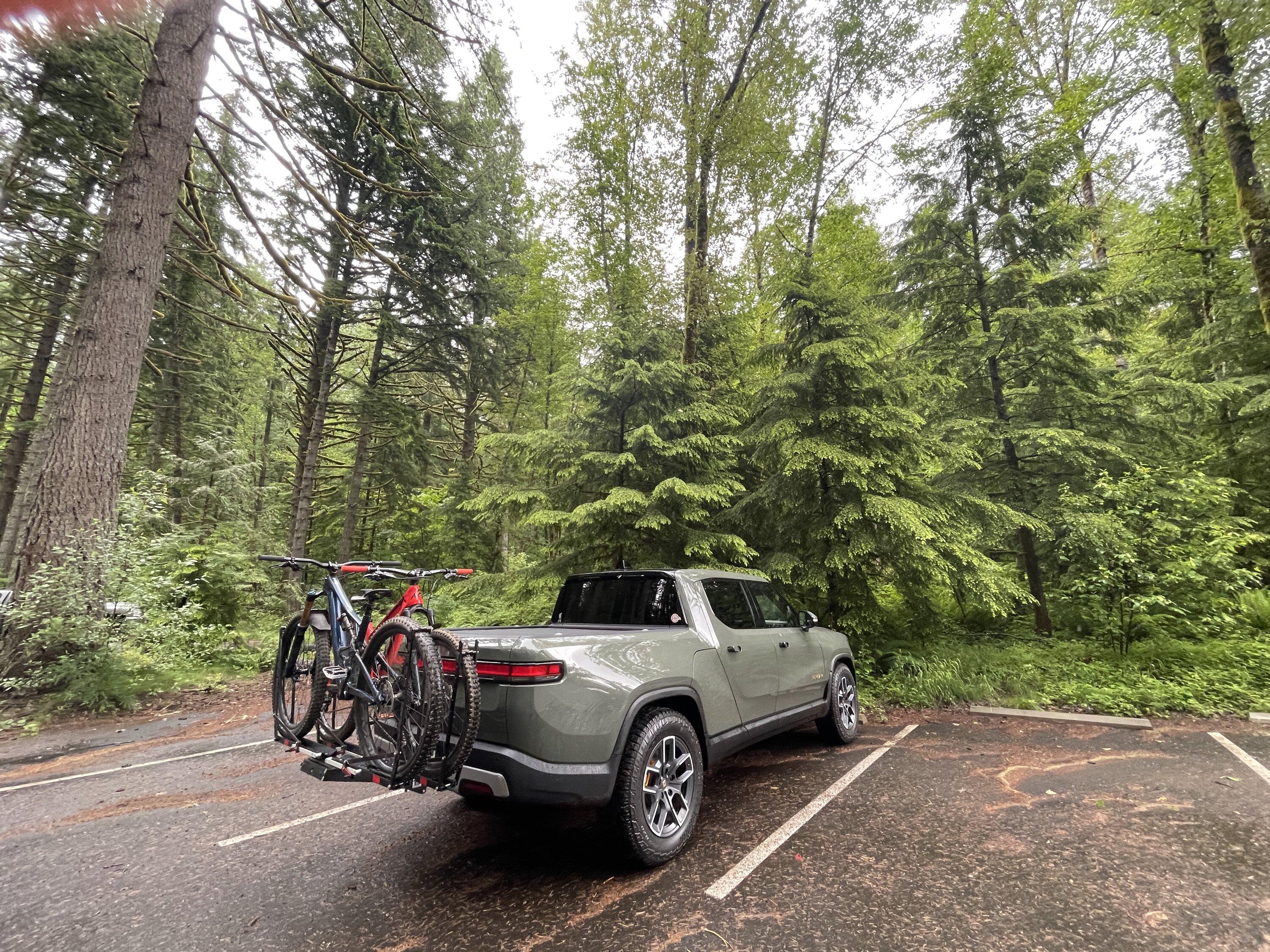 Rivian R1T R1S LAUNCH GREEN R1T Photos EC388AC4-7222-425F-B6C7-707AC41445F9